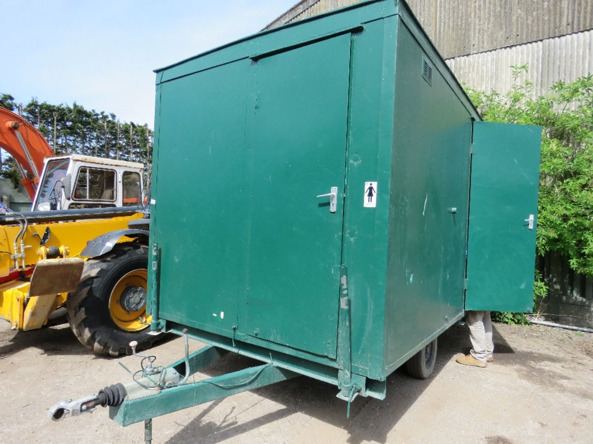 SINGLE AXLED TOWED TOILET BLOCK 12FT X 7FT APPROX. COMPRISES SINGLE WC WITH SINK FOR LADIES, GENTS H