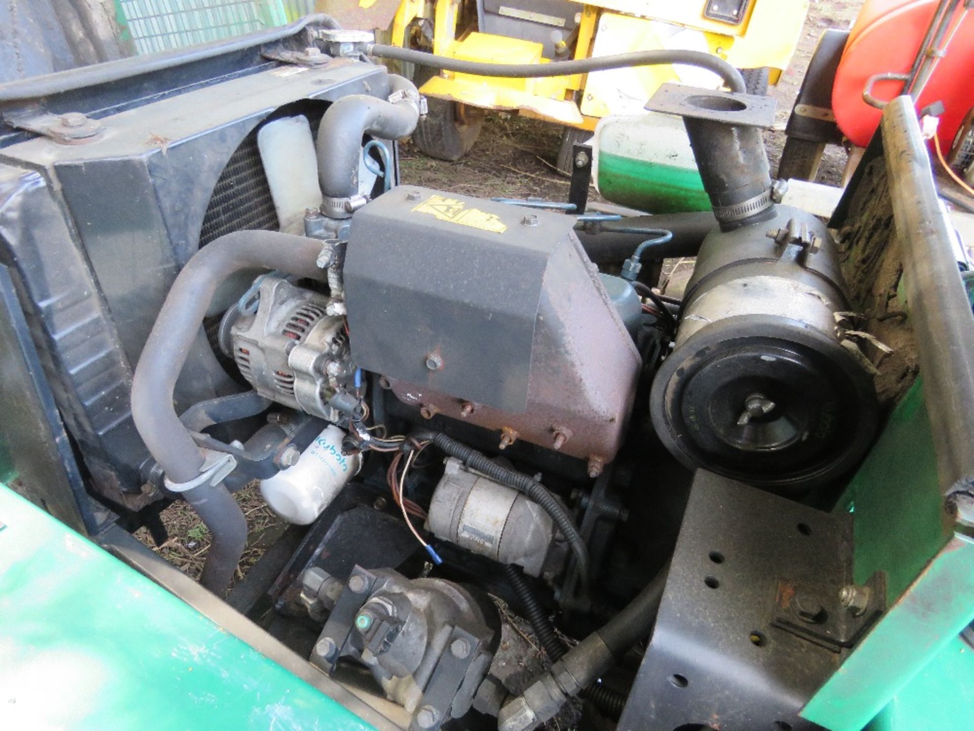 ransomes 213 triple ride on mower with kubota engine. PART EXCHANGE MACHINE, STOP SOLENOID ISSUE, RU - Image 10 of 11