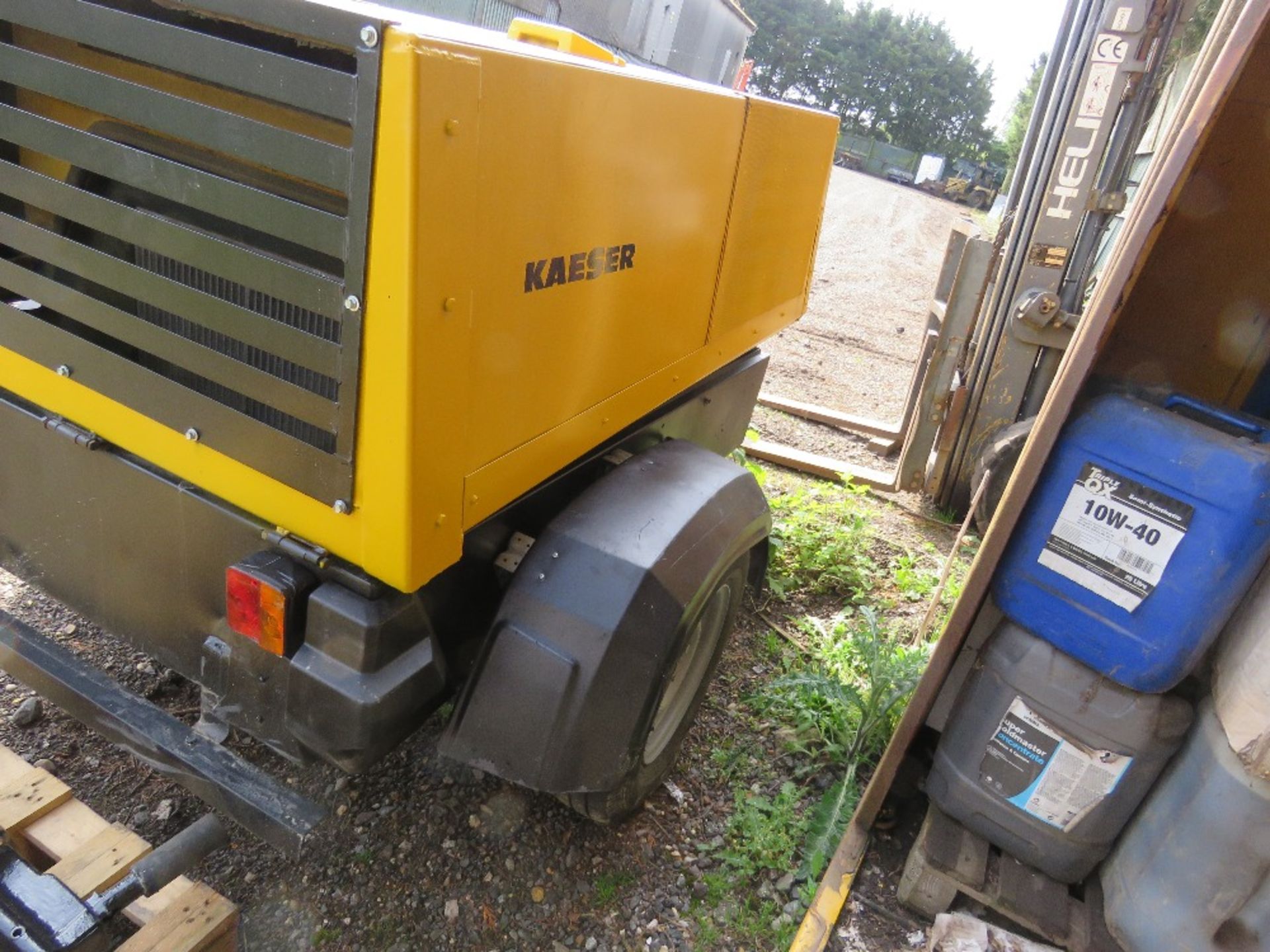 KAESER M50 COMPRESSOR 180CFM OUTPUT WITH 2 X HOSES AND 2 X GUNS. OWNER RETIRING. WHEN TESTED WAS SEE - Image 7 of 16