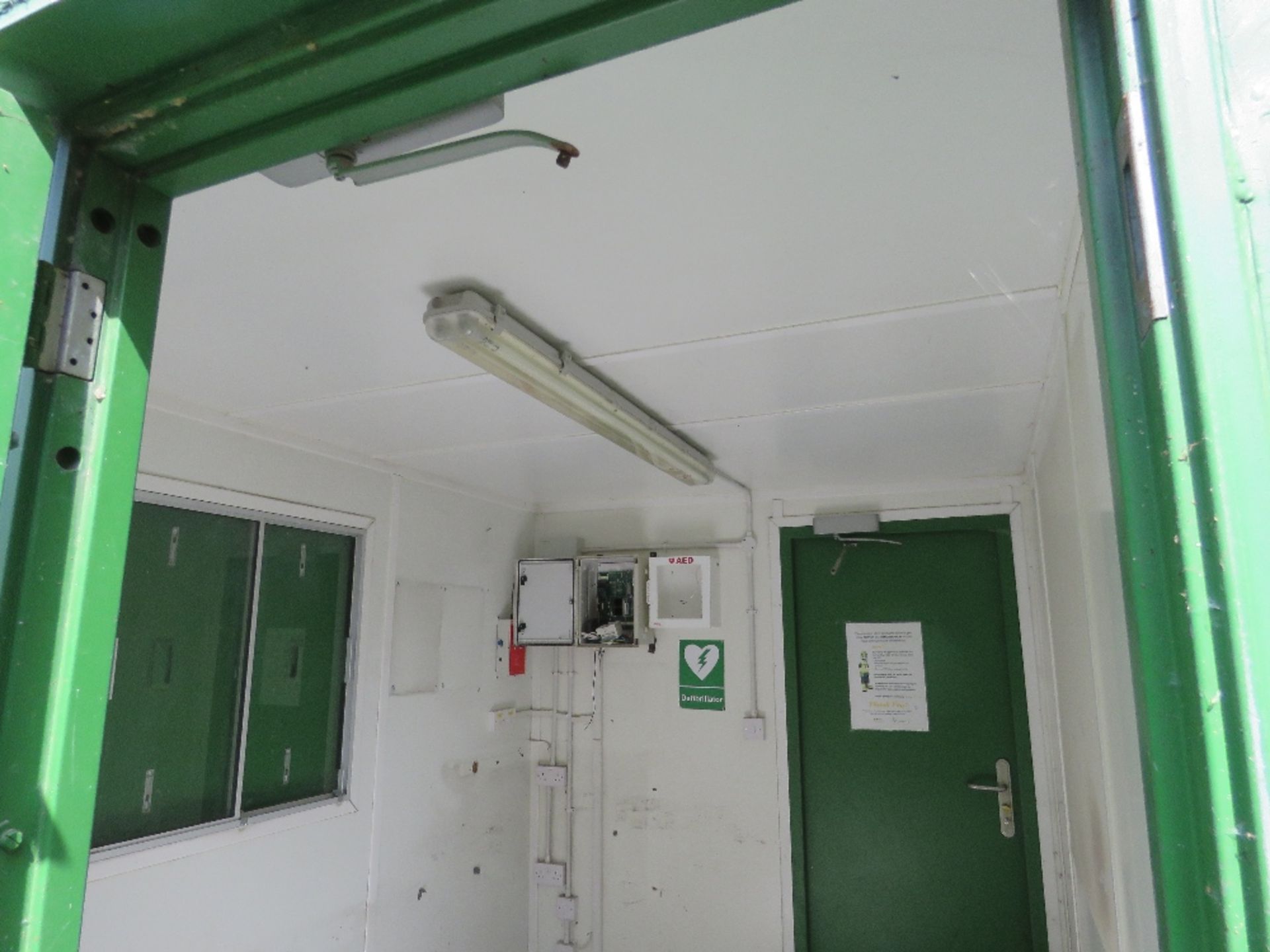 CONTAINERISED SITE OFFICE 10FT X 8FT APPROX WITH DOOR EITHER END. - Image 4 of 7