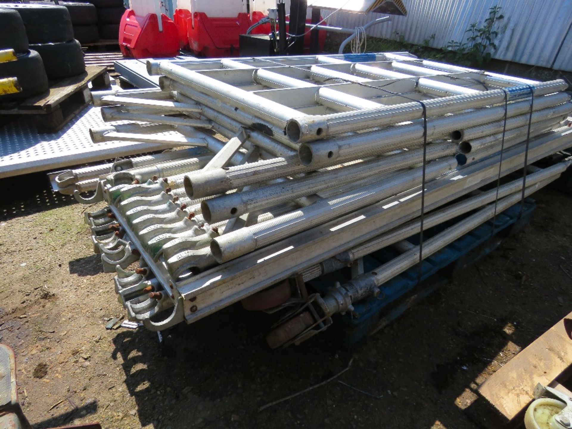 STACK OF ALUMINIUM SCAFFOLD TOWER PARTS.....THIS LOT IS SOLD UNDER THE AUCTIONEERS MARGIN SCHEME, TH - Image 3 of 6