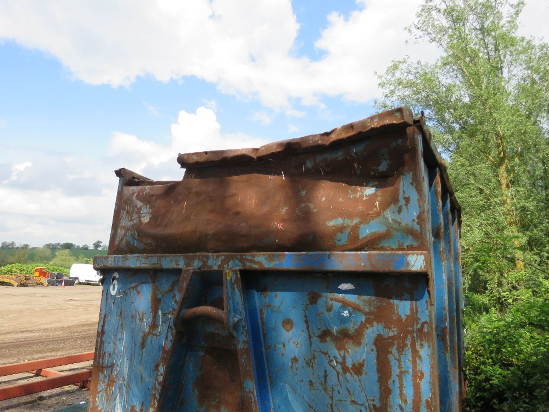 ROLLONOFF TYPE BIG HOOK 40 YARD WASTE BIN WITH FULL WIDTH REAR DOOR. DIRECT FROM LOCAL COMPANY. - Image 8 of 8