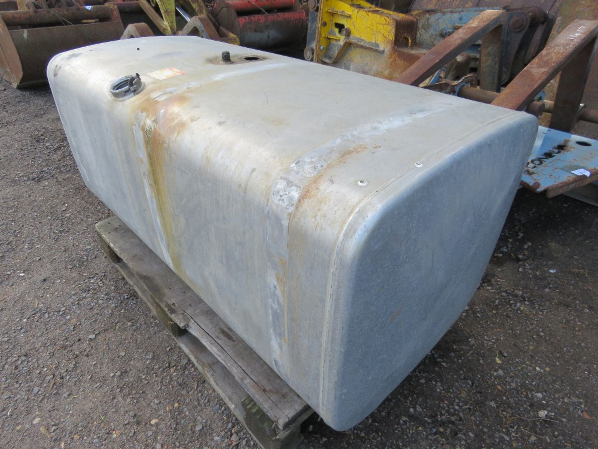 ALUMINIUM LORRY DIESEL TANK 1.45M X 0.68M X 0.66M APPROX. - Image 2 of 3