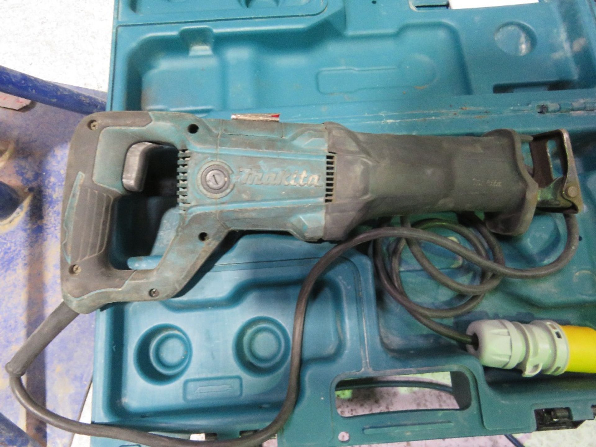 2 X MAKITA 110VOLT POWERED RECIPROCATING SAWS IN CASES THX13911,13944 - Image 2 of 4