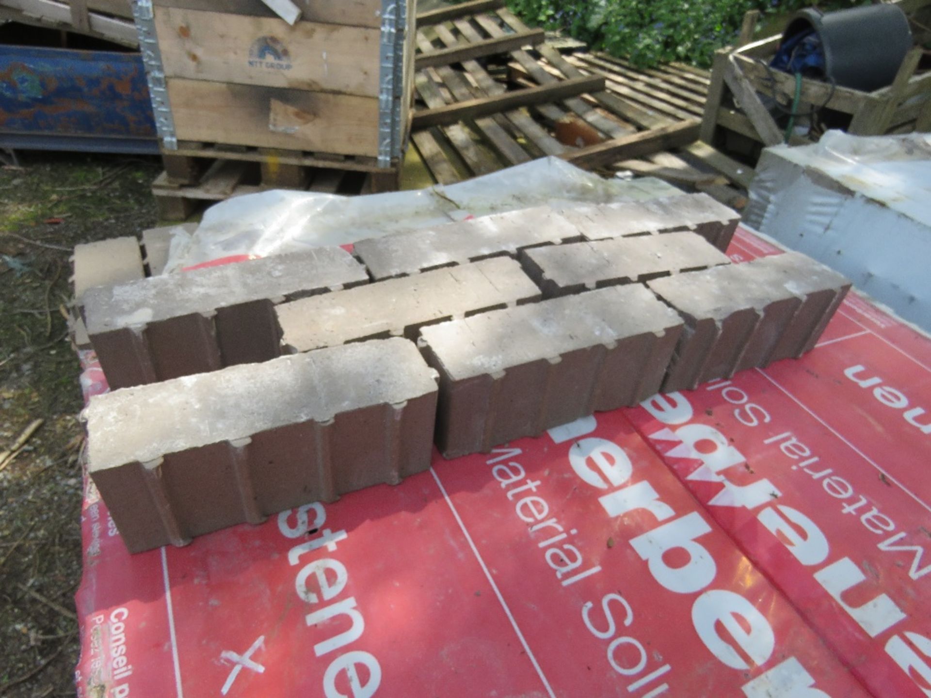 6NO PACKS OF WIENERBERGER QUATA GRIJS BLOCK PAVERS. 600NO PER PACK. SOURCED FROM COMPANY LIQUIDATIO - Image 5 of 9