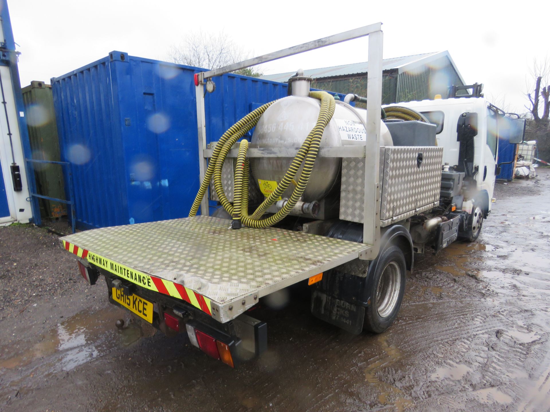 ISUZU N35.150 PORTABLE TOILET SERVICE VEHICLE TANKER TRUCK REG:GH15 KCE. 3500KG RATED CAPACITY. WITH - Image 7 of 10