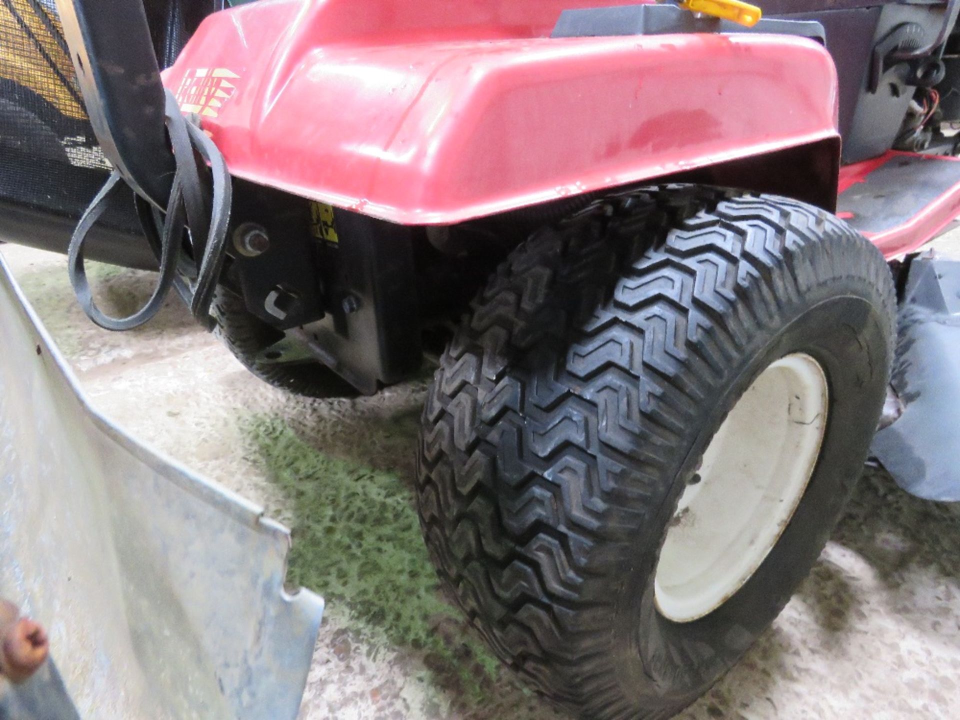 RALLY 12HP RIDE ON MOWER. WHEN BRIEFLY TESTED WAS SEEN TO RUN AND MOWERS ENGAGED. - Image 5 of 7