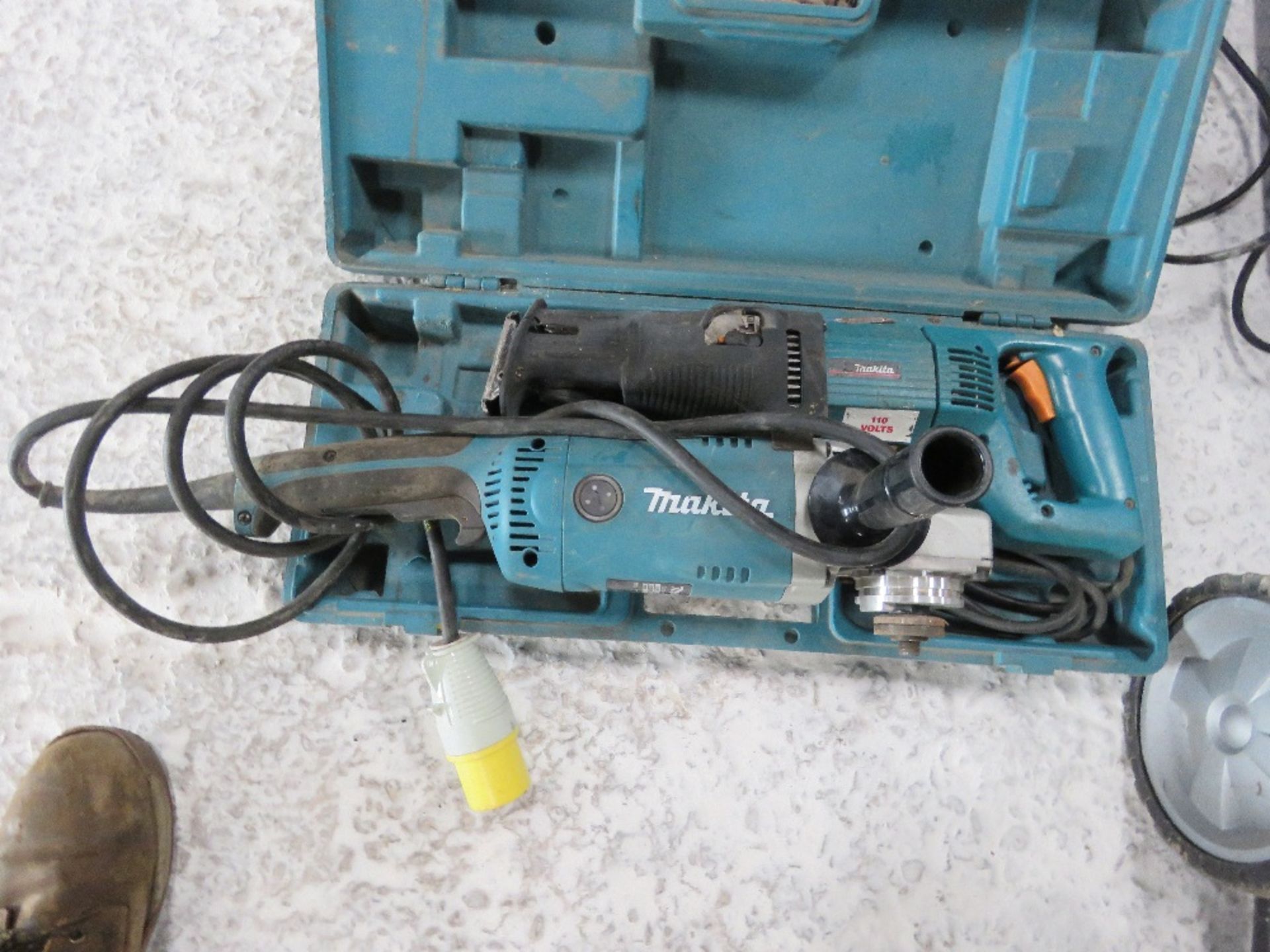 MAKITA 110VOLT GRINDER PLUS A RECIPROCATING SAW.....THIS LOT IS SOLD UNDER THE AUCTIONEERS MARGIN SC - Bild 3 aus 3