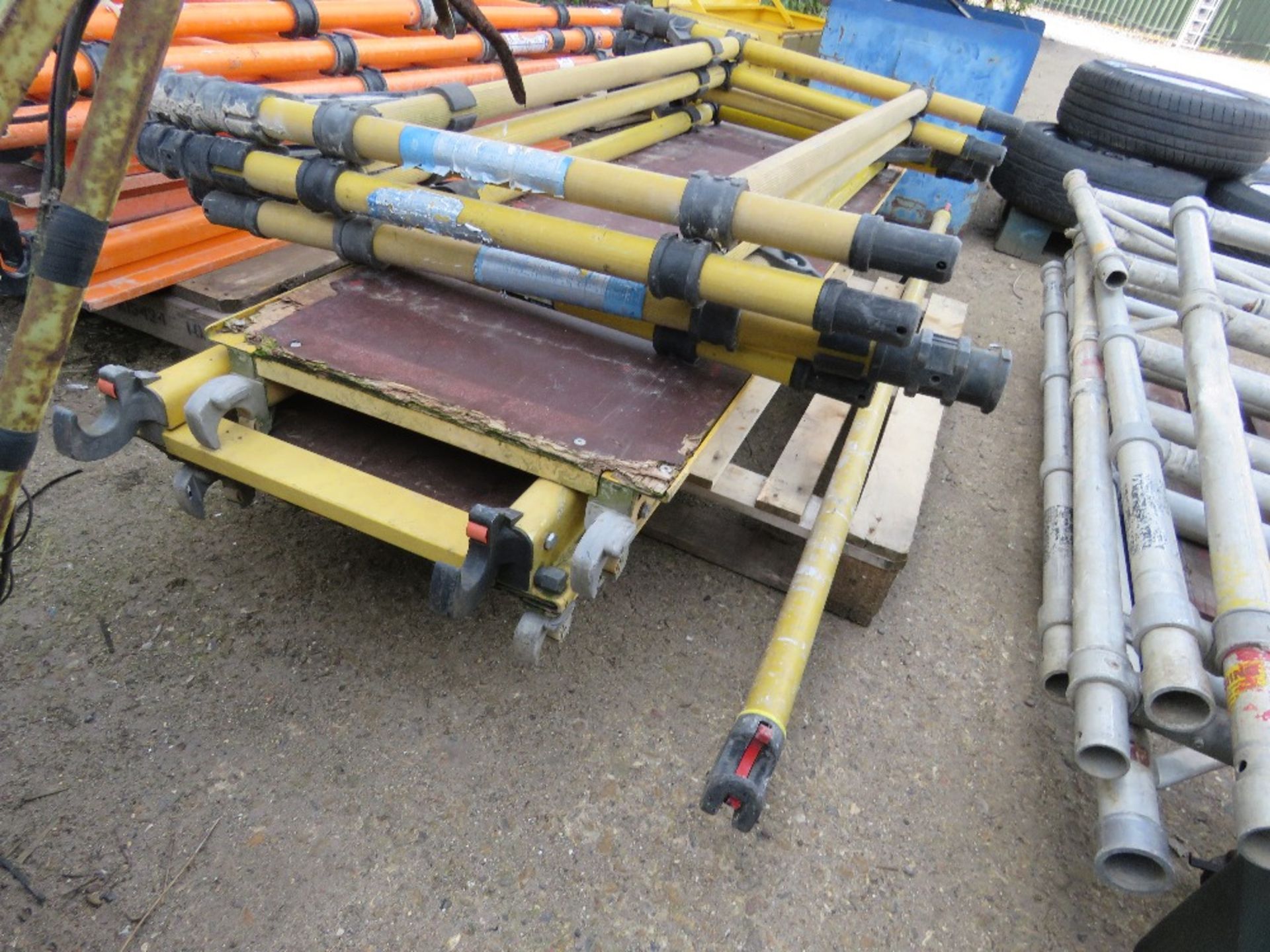 GRP YELLOW COLOURED SCAFFOLD TOWER PARTS AS SHOWN.....THIS LOT IS SOLD UNDER THE AUCTIONEERS MARGIN - Image 4 of 4