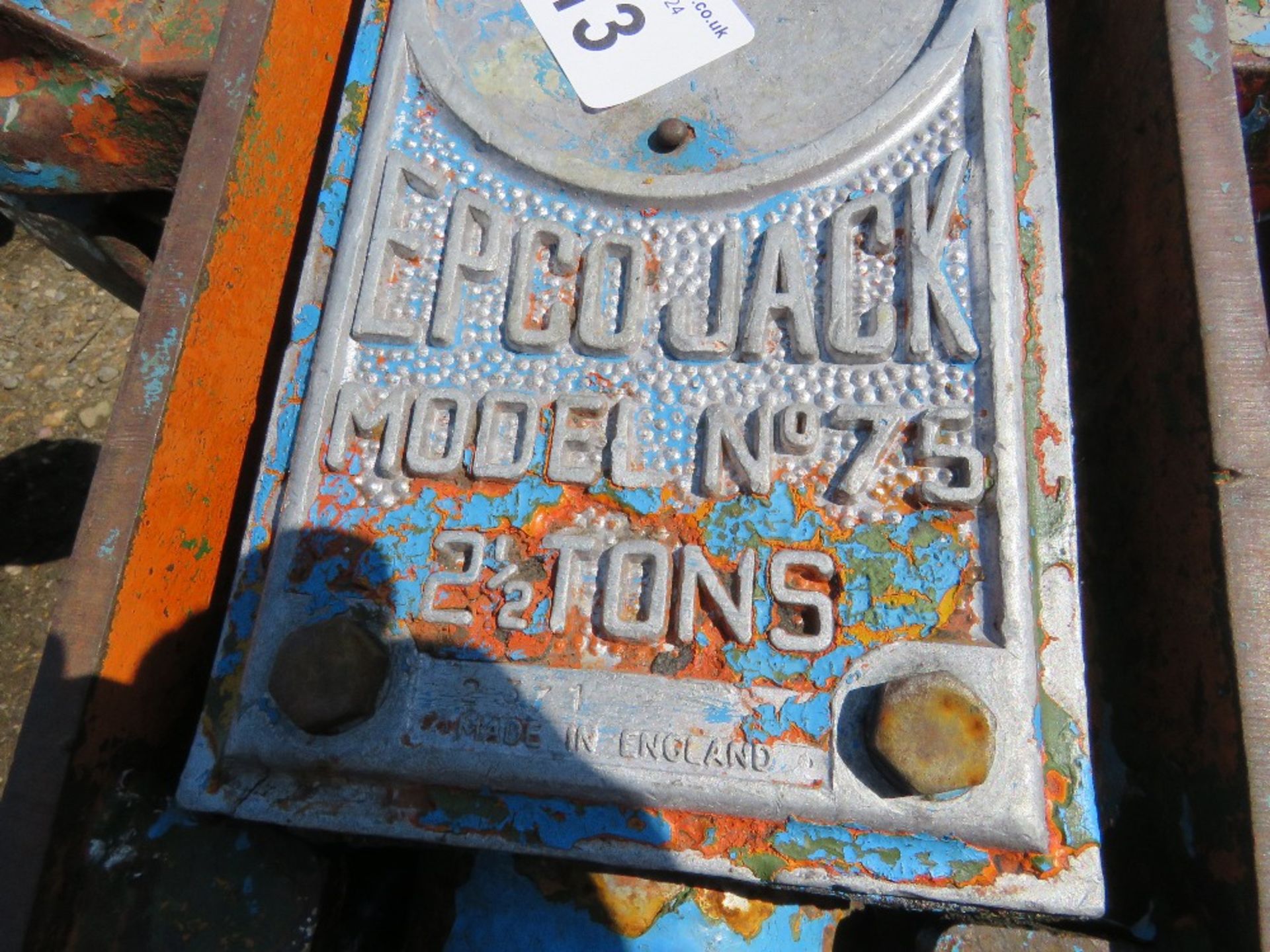 LARGE SIZED EPCO TROLLEY JACK.....THIS LOT IS SOLD UNDER THE AUCTIONEERS MARGIN SCHEME, THEREFORE NO - Image 4 of 6