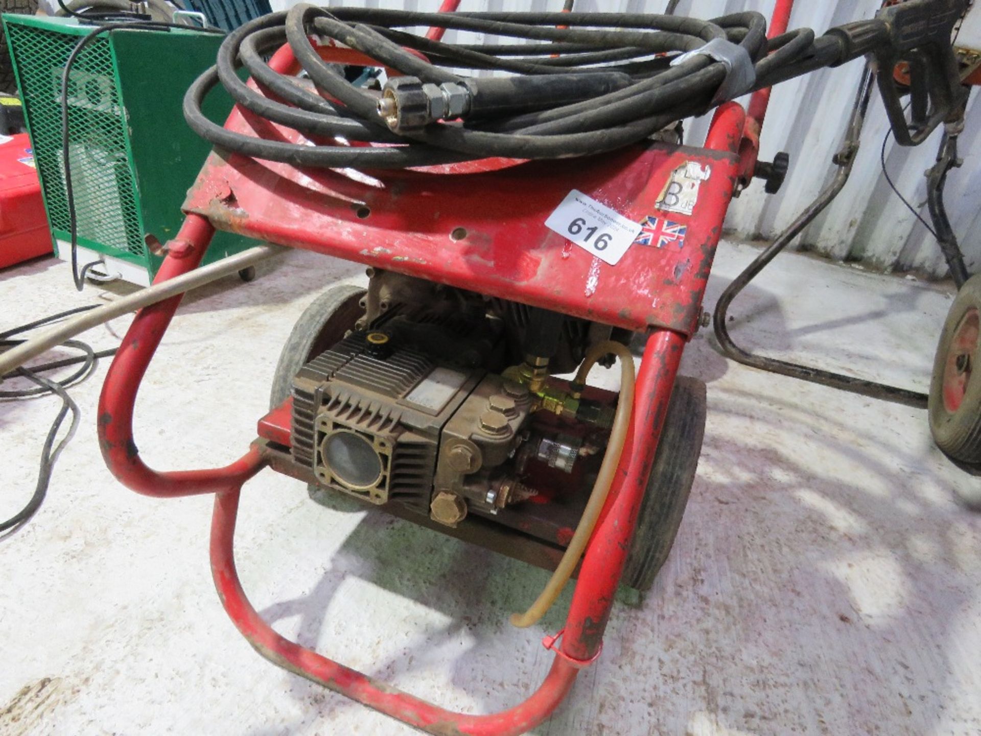 PETROL ENGINED PRESSURE WASHER WITH HOSE AND LANCE. - Image 3 of 6