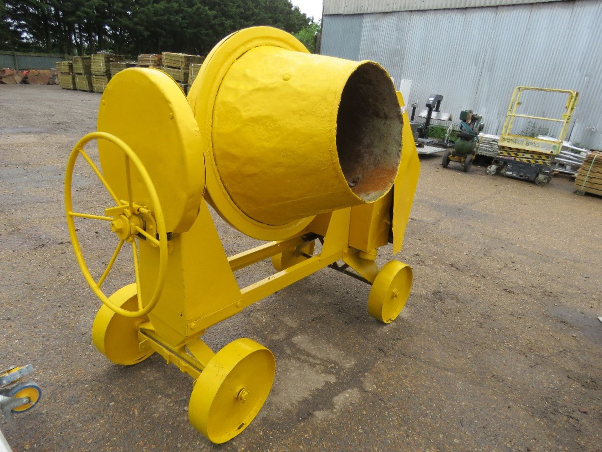 LARGE DIESEL ENGINED SITE CEMENT MIXER. WHEN TESTED WAS SEEN TO RUN AND DRUM TURNED.....THIS LOT IS