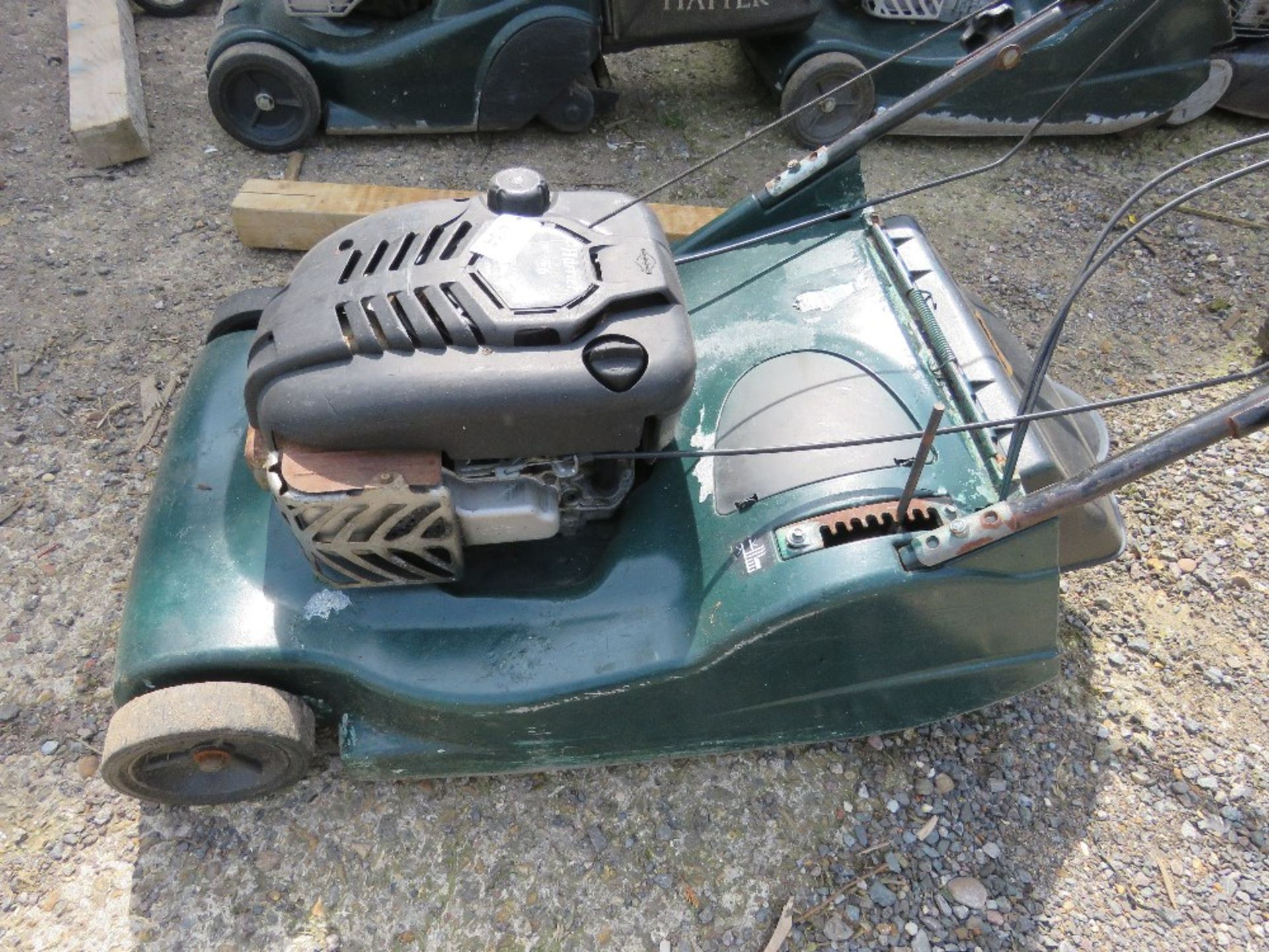 HAYTER HARRIER 56 PETROL ENGINED MOWER WITH REAR ROLLER AND NO COLLECTOR. ....THIS LOT IS SOLD UNDER - Image 2 of 4