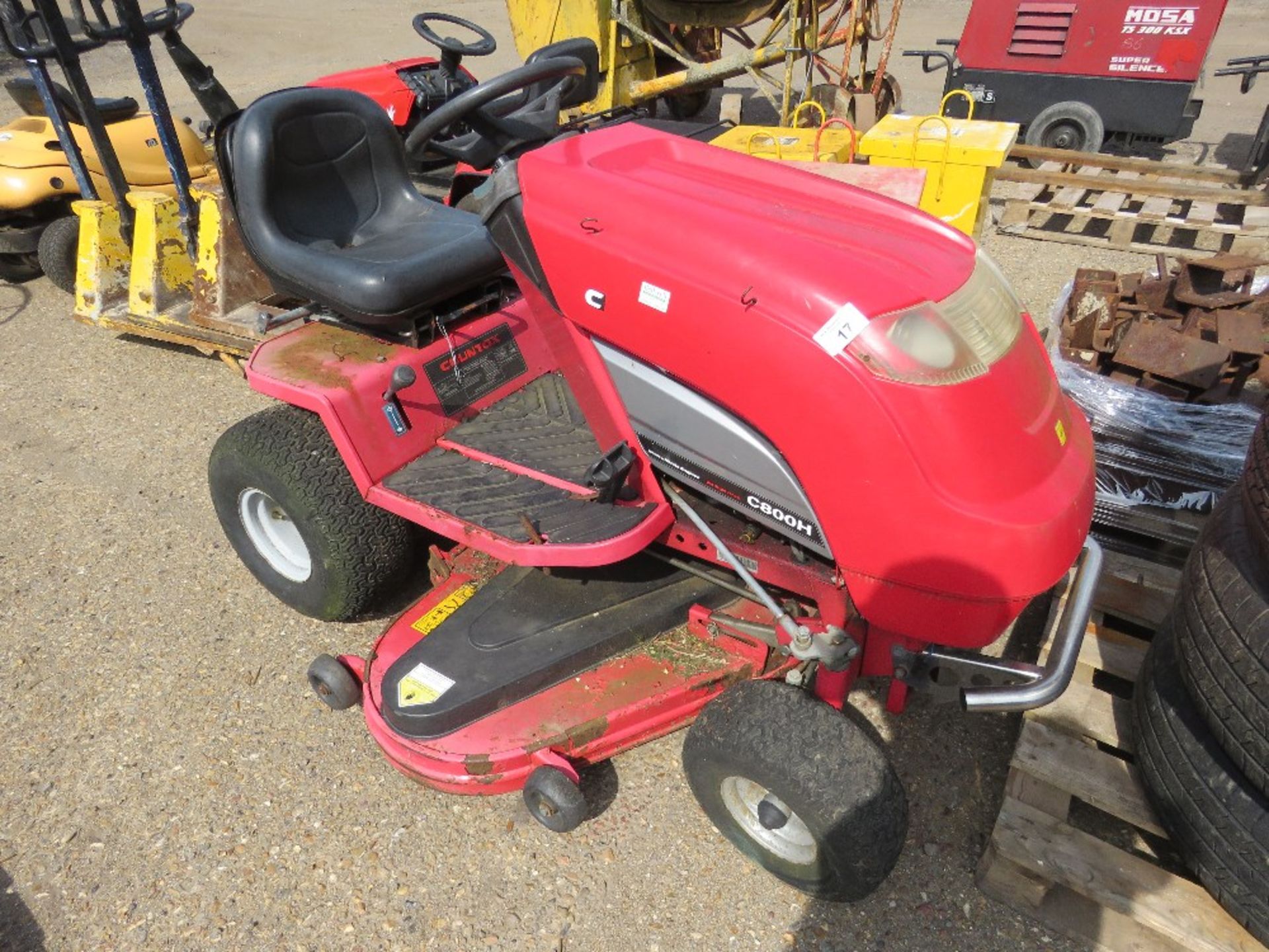 COUNTAX C800H RIDE ON MOWER. WHEN TESTED WAS SEEN TO RUN AND DRIVE..SEE VIDEO. BATTERY FLAT.....THIS
