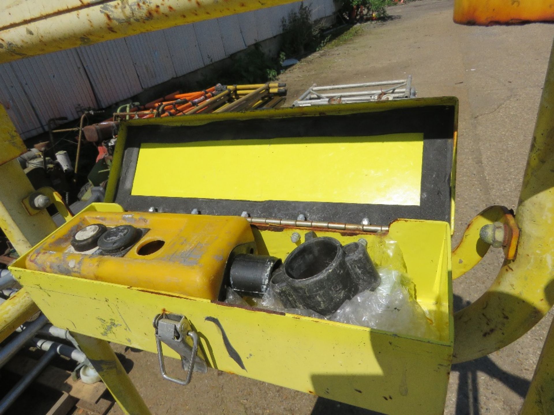BOSS X3 SCISSOR LIFT ACCESS UNIT.....THIS LOT IS SOLD UNDER THE AUCTIONEERS MARGIN SCHEME, THEREFORE - Image 6 of 6