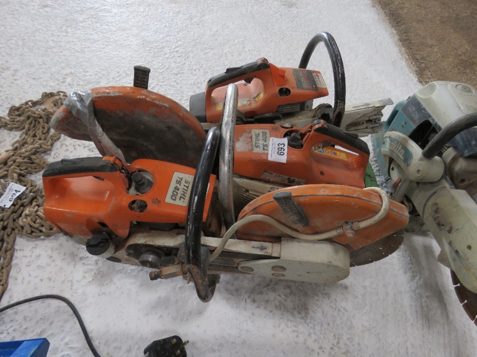 3 X STIHL TS400 PETROL SAWS FOR SPARES OR REPAIR.....THIS LOT IS SOLD UNDER THE AUCTIONEERS MARGIN S - Image 4 of 6