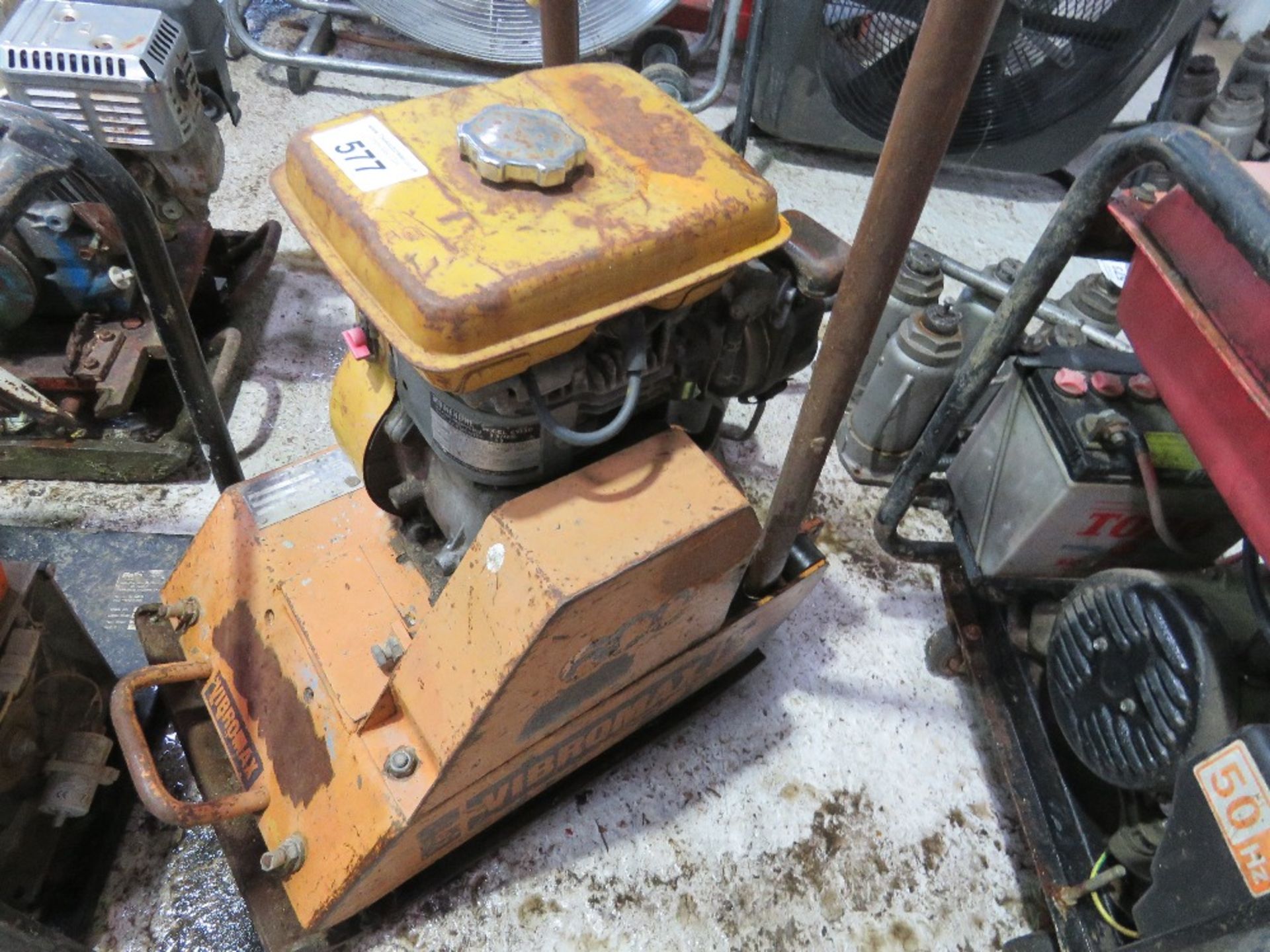 VIBROMAX PETROL ENGINED COMPACTION PLATE, NO RECOIL.....THIS LOT IS SOLD UNDER THE AUCTIONEERS MARGI - Image 4 of 4