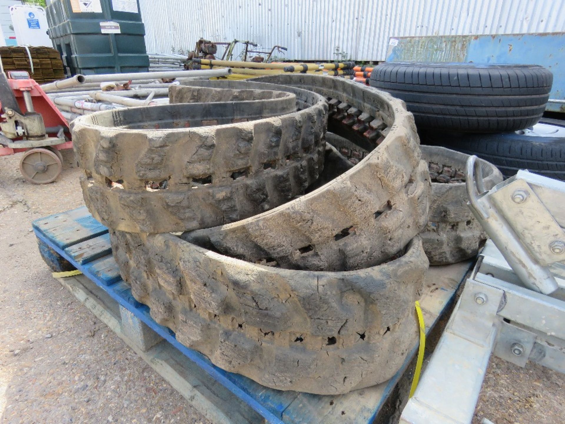 3 X MINI EXCAVATOR RUBBER TRACKS.....THIS LOT IS SOLD UNDER THE AUCTIONEERS MARGIN SCHEME, THEREFORE - Image 3 of 6