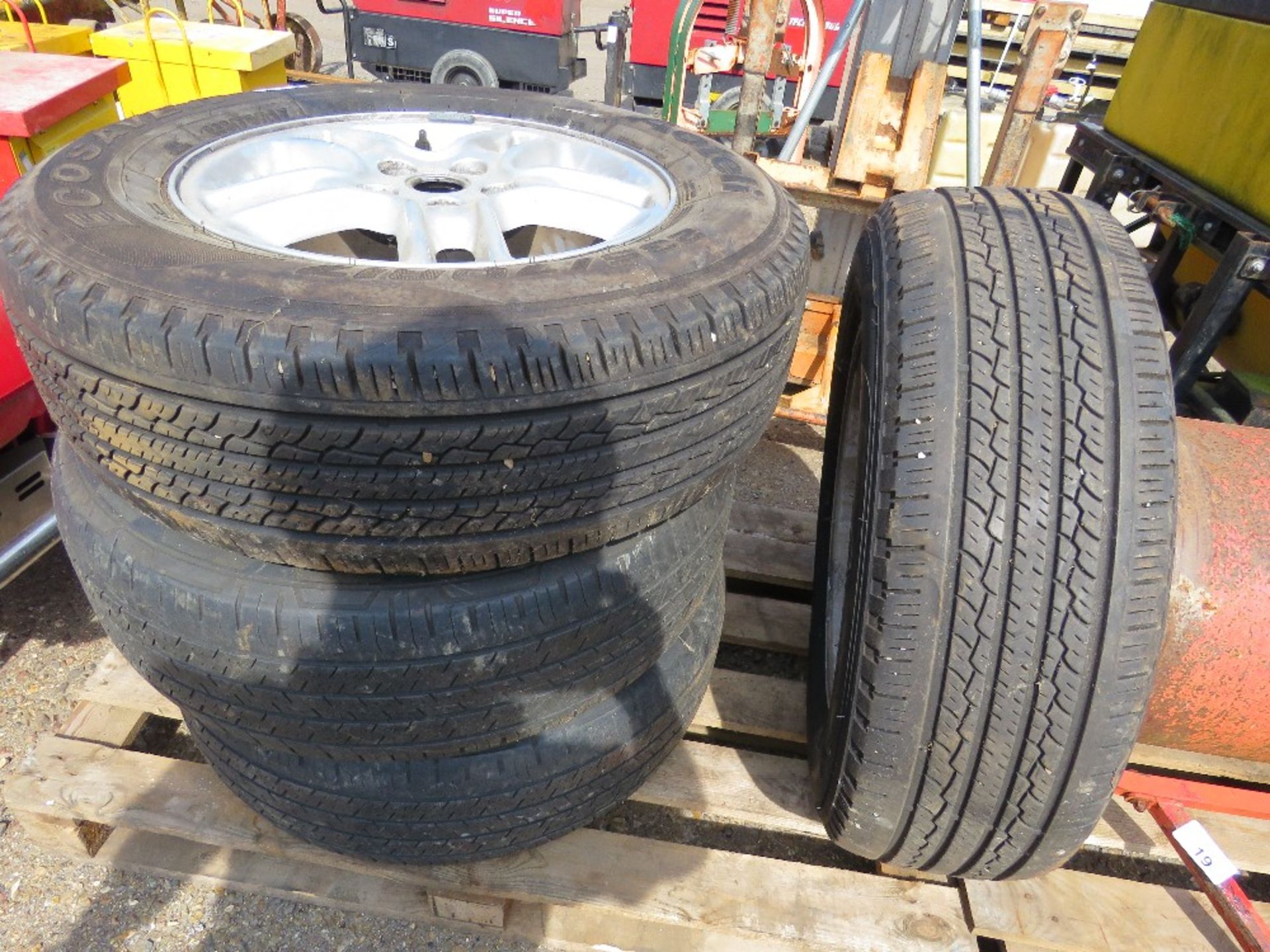 4NO ALLOY WHEELS AND TYRES 235-70 R17....THIS LOT IS SOLD UNDER THE AUCTIONEERS MARGIN SCHEME, THERE - Image 8 of 8