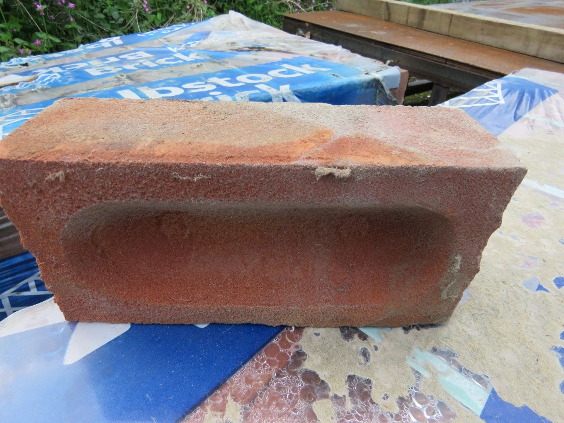 2NO PALLETS OF IBSTOCK LEICESTER AUTUMN MULTI RED BRICKS. 480NO IN EACH PACK APPROX. SURPLUS TO REQU - Image 4 of 5