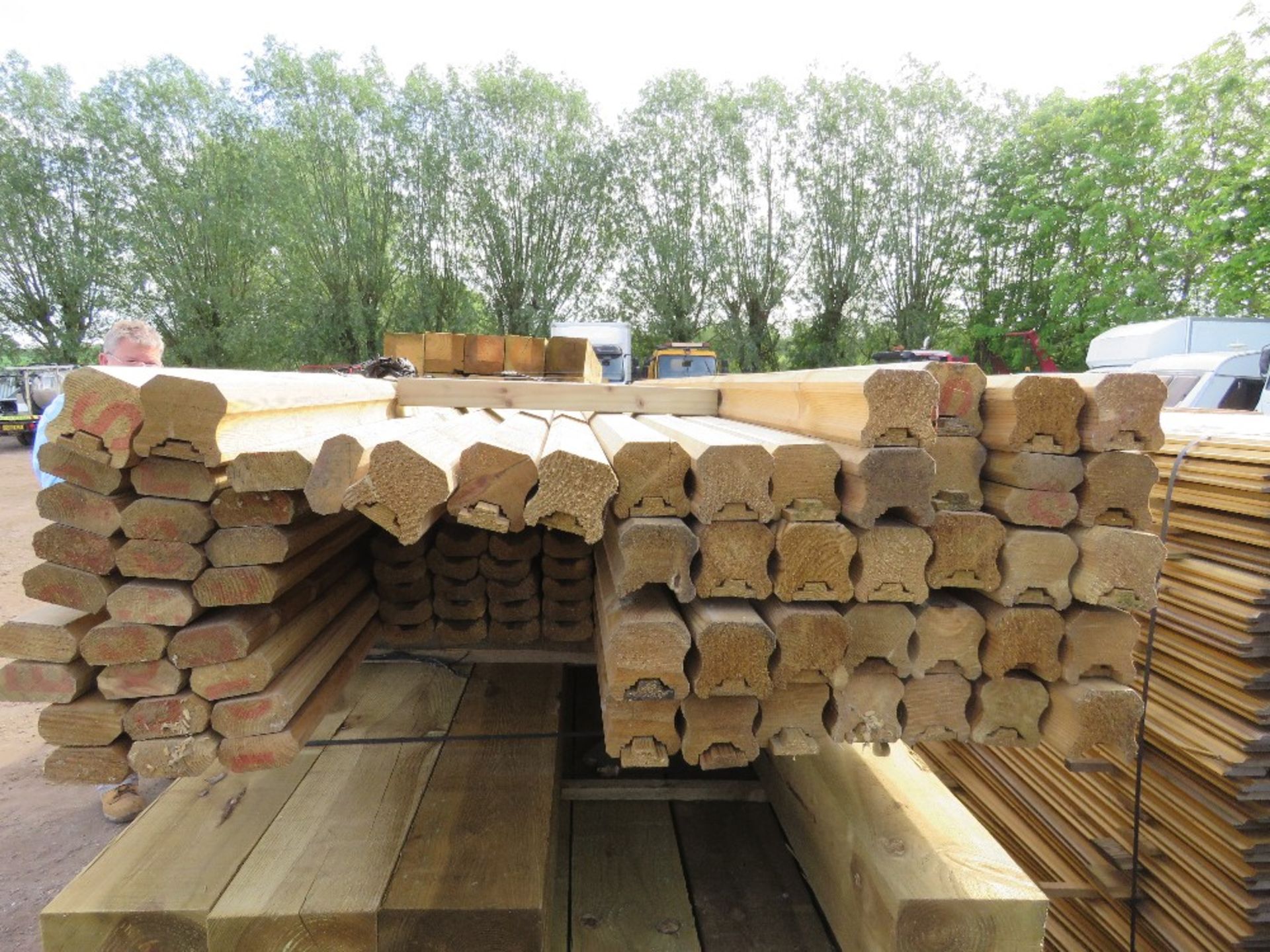 LARGE BUNDLE OF DECKING HANDRAILS @ 2.4M LENGTH APPROX. - Image 3 of 5