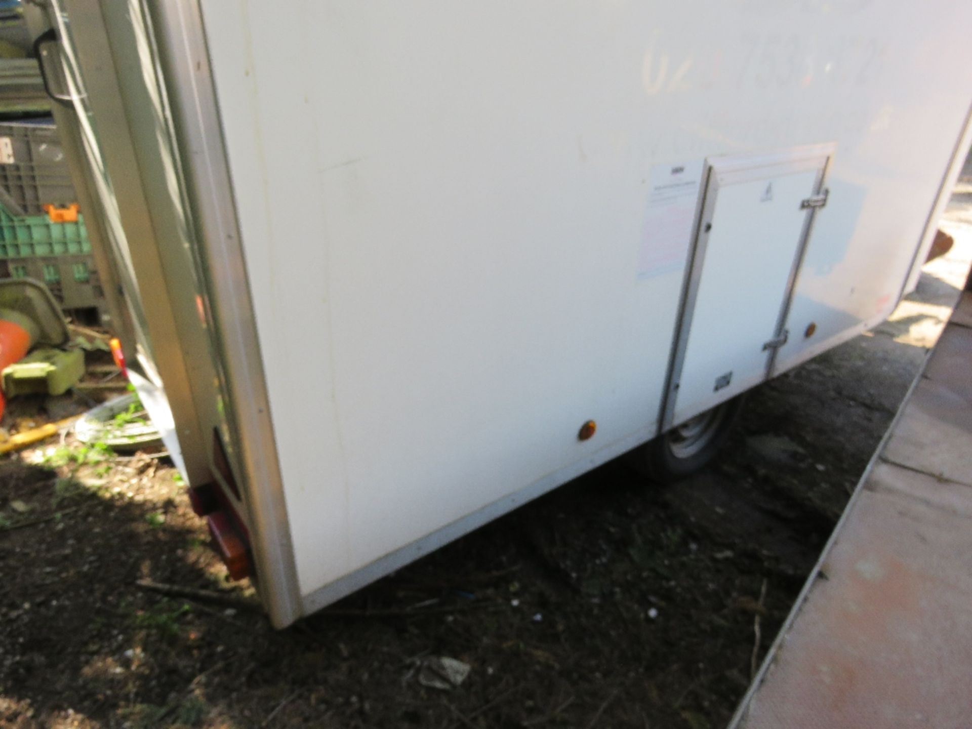 SMH DECONTAMINATION TRAILER, SINGLE AXLED. 10FT BODY SIZE APPROX. WITH HONDA GAS/PETROL GENERATOR & - Image 7 of 20