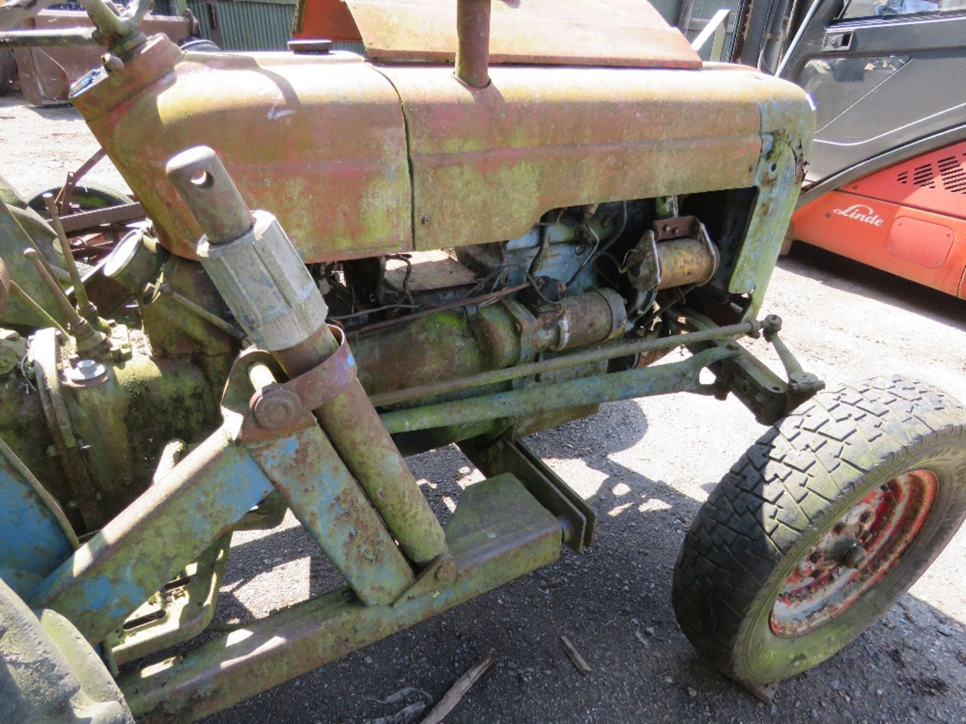 FORDSON DEXTA TRACTOR WITH LOADER FRAME AND BRACKETS. UNUSED CONDITION UNKNOWN. MAY BE INCOMPLETE (I - Image 10 of 16