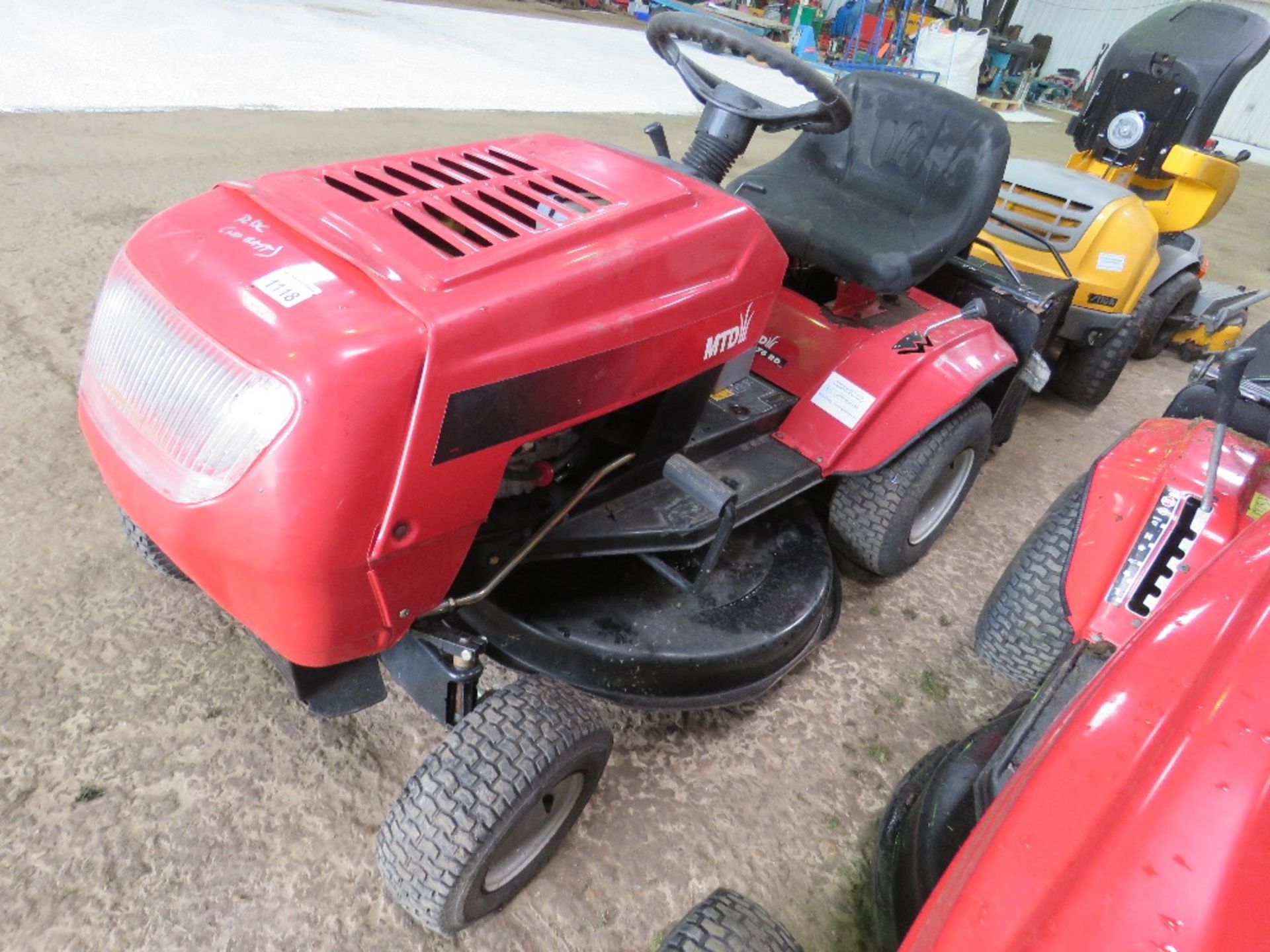 MTD SPIDER 76RD RIDER RIDE ON MOWER WITH COLLECTOR. WHEN BRIEFLY TESTED WAS SEEN TO RUN, DRIVE AND M