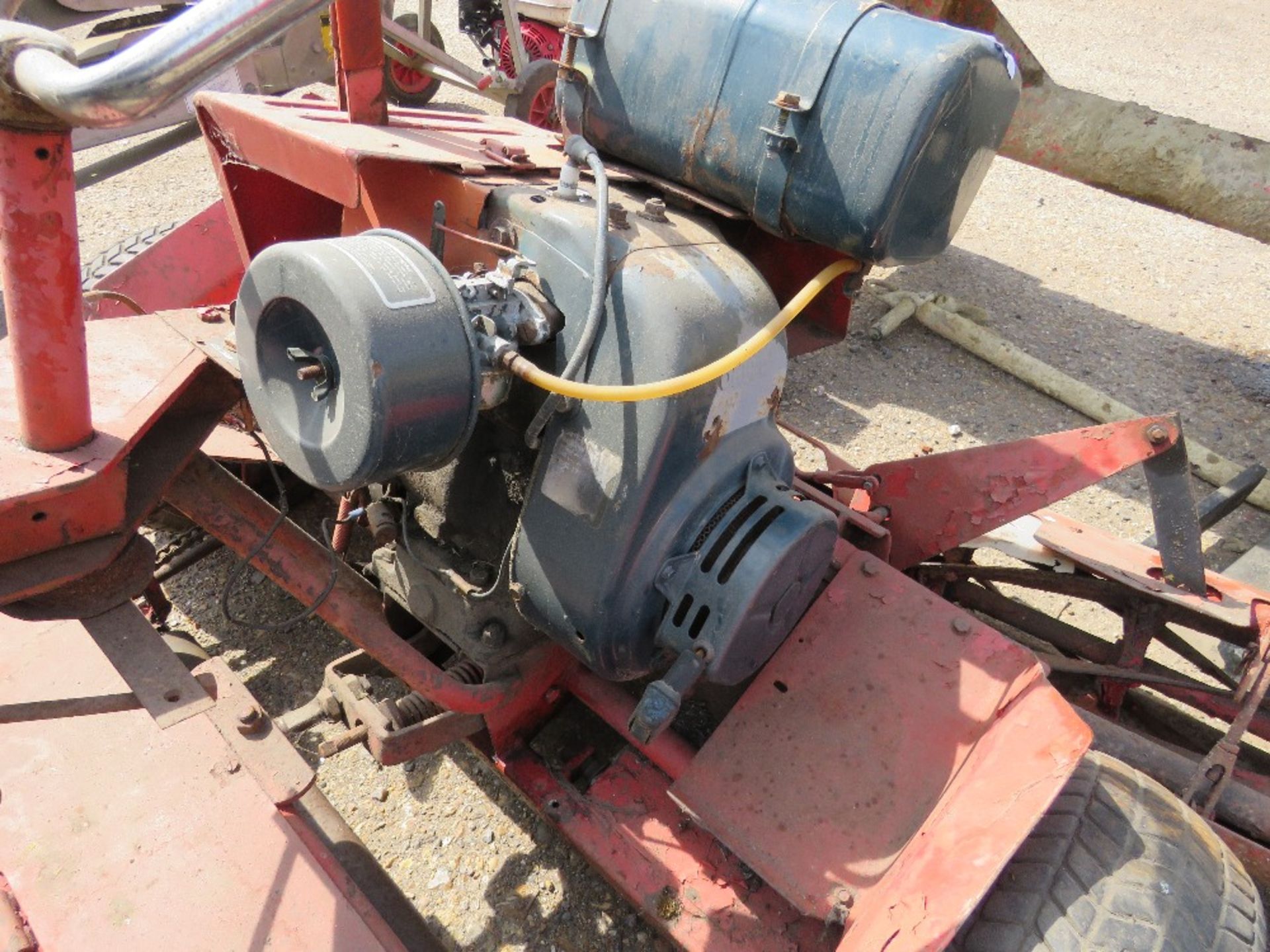 TRIPLE CYLINDER HEAD RIDE ON MOWER. - Image 3 of 7