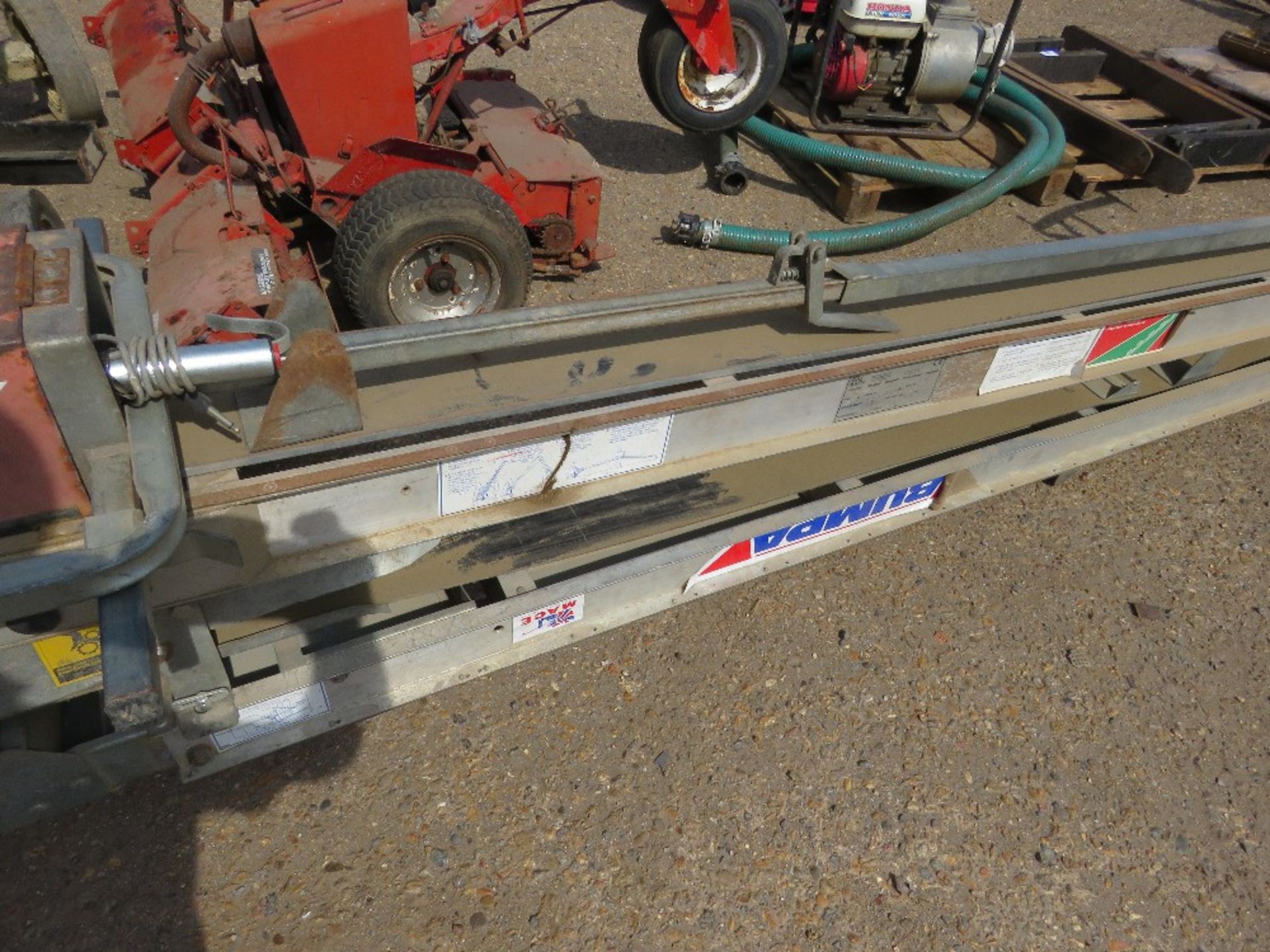 BUMPA PETROL ENGINED TILE HOIST WITH HONDA ENGINE, 32FT OVERALL LENGTH APPROX. - Image 6 of 15