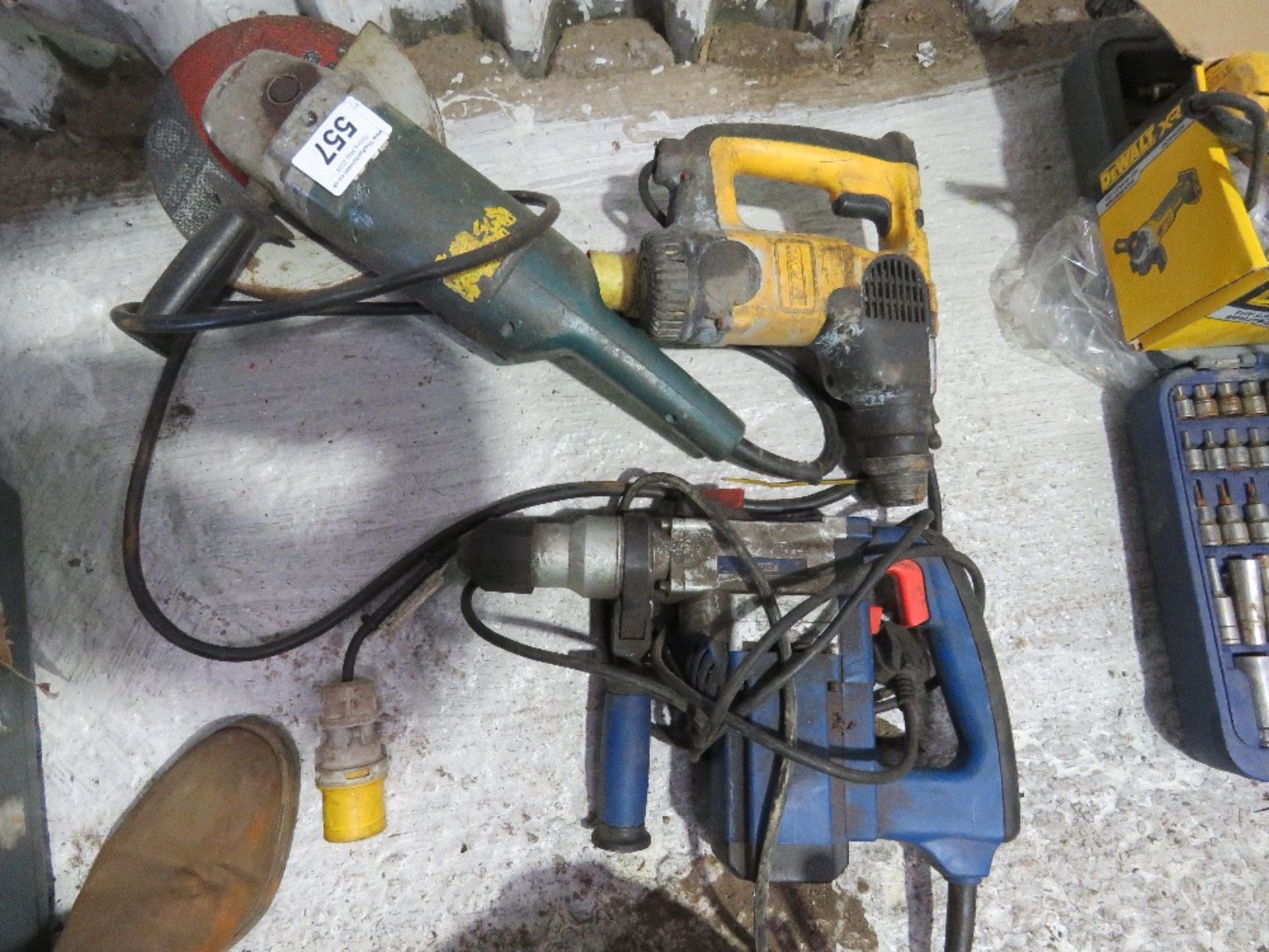 2 X BREAKER DRILLS PLUS A GRINDER.....THIS LOT IS SOLD UNDER THE AUCTIONEERS MARGIN SCHEME, THEREFOR - Image 8 of 8