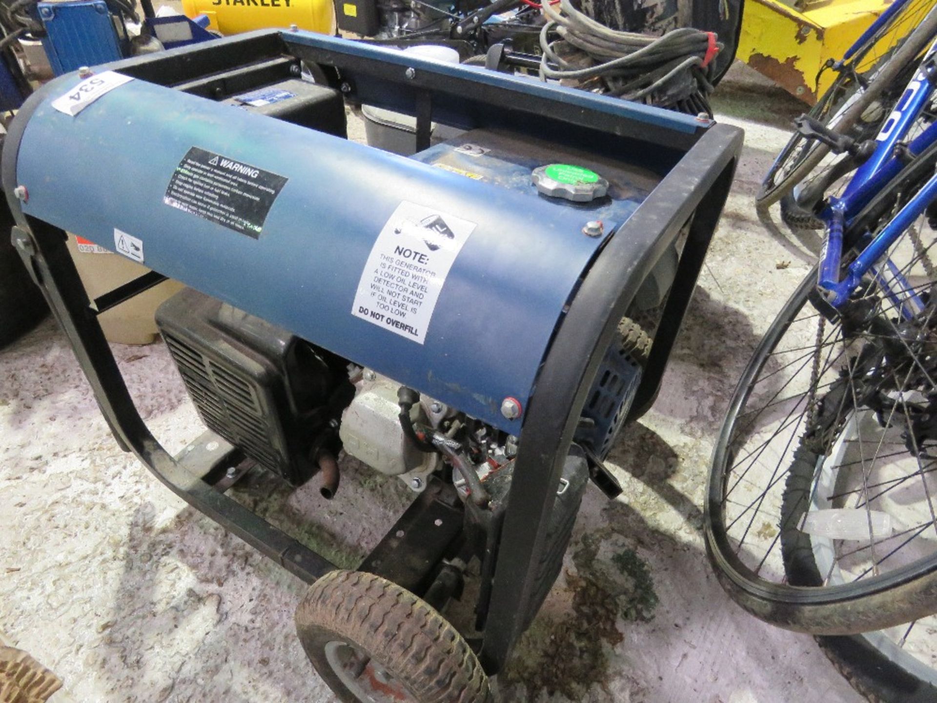 DUAL VOLTAGE PETROL ENGINED GENERATOR 3200W TYPE.....THIS LOT IS SOLD UNDER THE AUCTIONEERS MARGIN S - Image 4 of 5