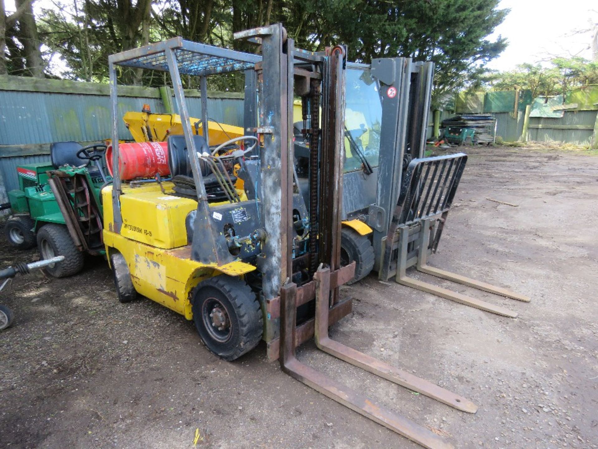 MITSUBISHI FG15 GAS POWERED FORKLIFT. WHEN TESTED WAS SEEN TO START AND RUN BRIEFLY BUT CUTTING OUT.