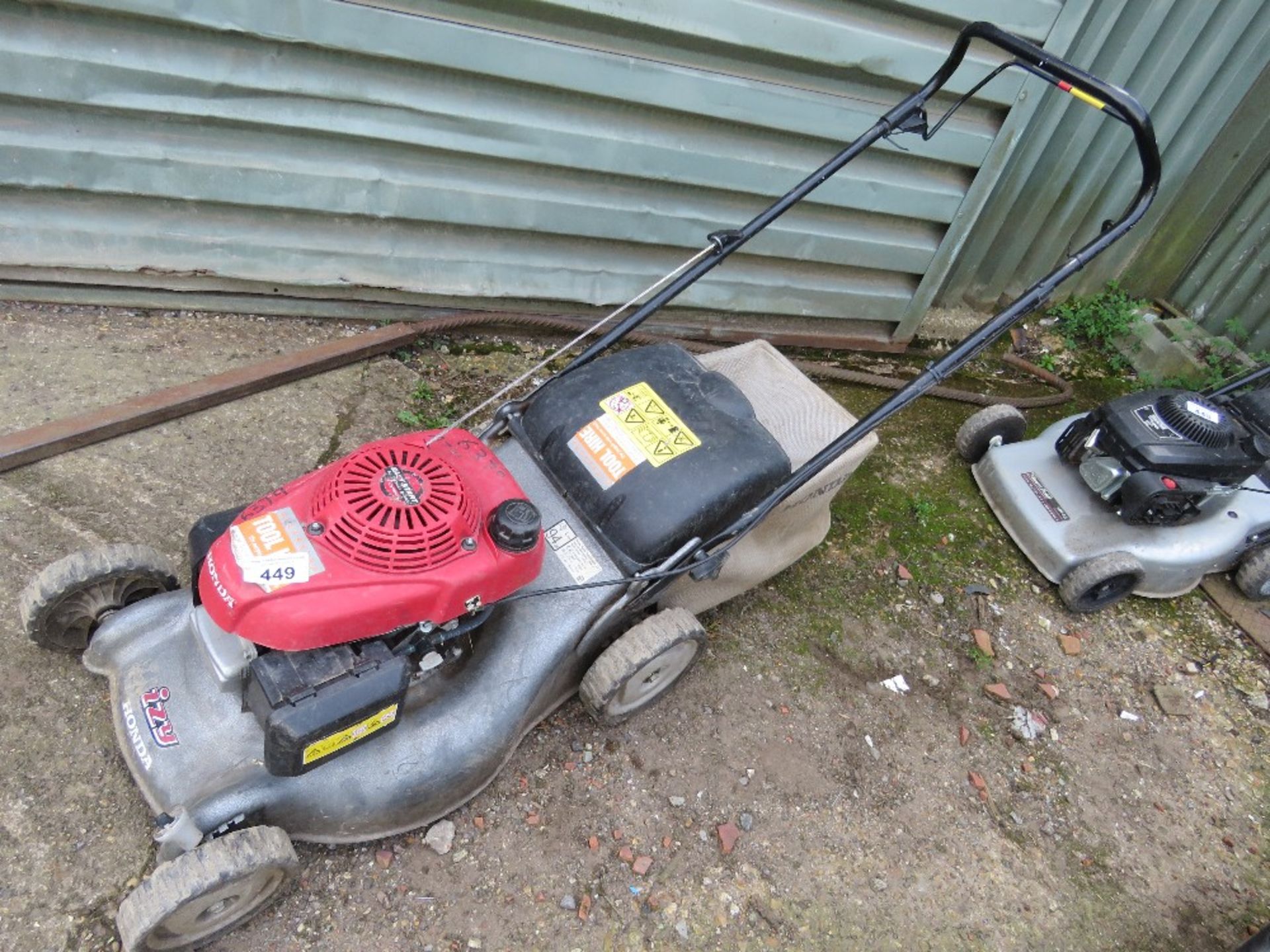 HONDA IZY PETROL ENGINED MOWER WITH COLLECTOR. ....THIS LOT IS SOLD UNDER THE AUCTIONEERS MARGIN SCH