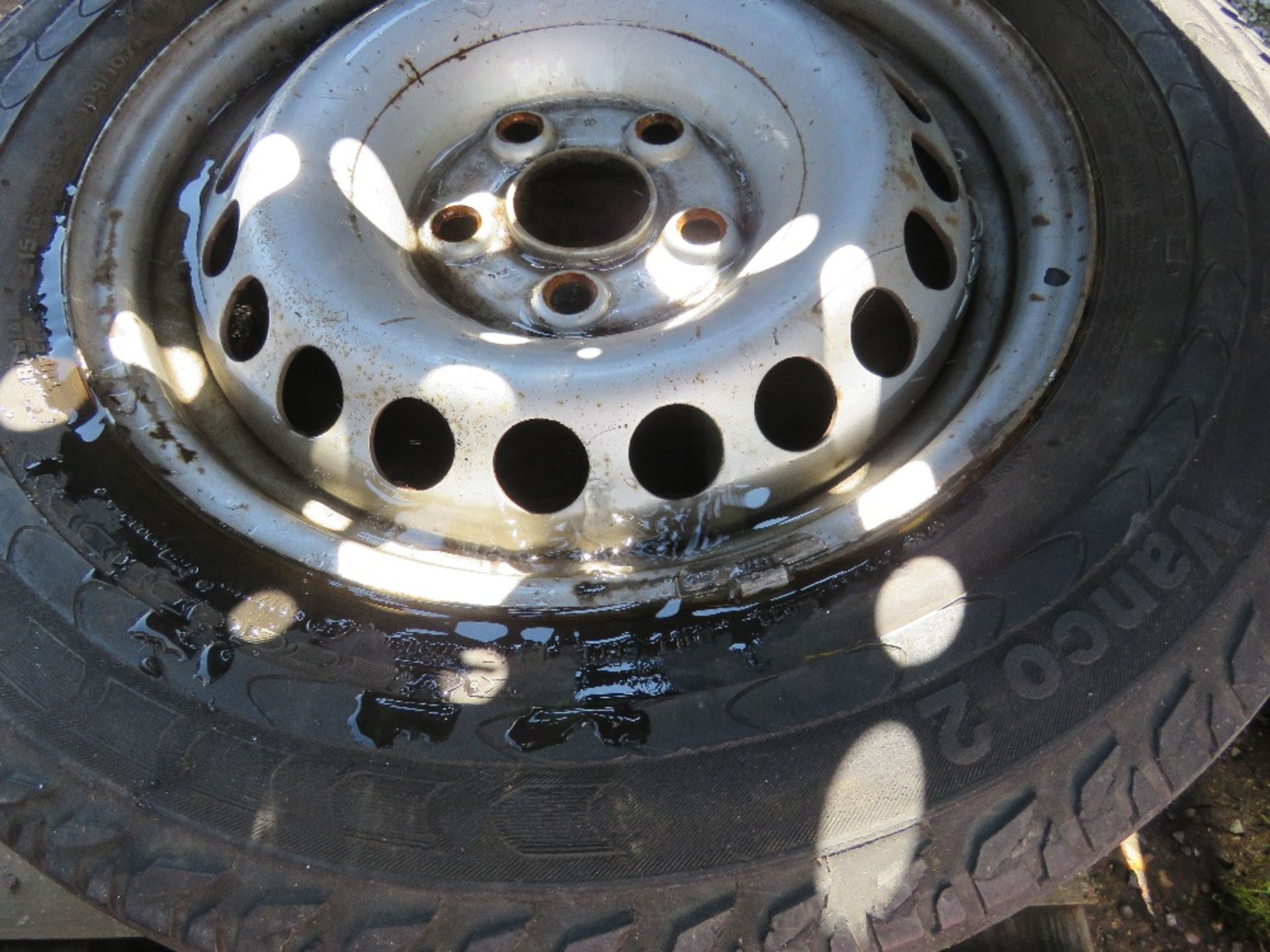 5NO ASSORTED VW WHEELS AND TYRES. - Image 7 of 8