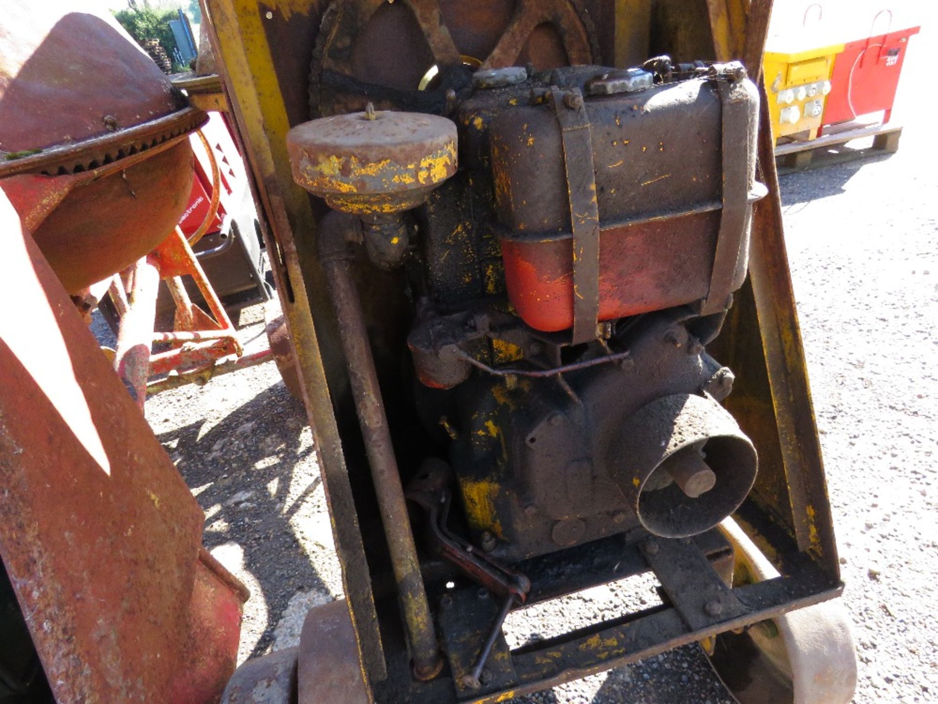 DIESEL POWERED SITE CEMENT MIXER. - Image 3 of 4