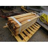 BUNDLE OF HARDWOOD MARKING OUT PEGS 0.97M LENGTH APPROX.....THIS LOT IS SOLD UNDER THE AUCTIONEERS M