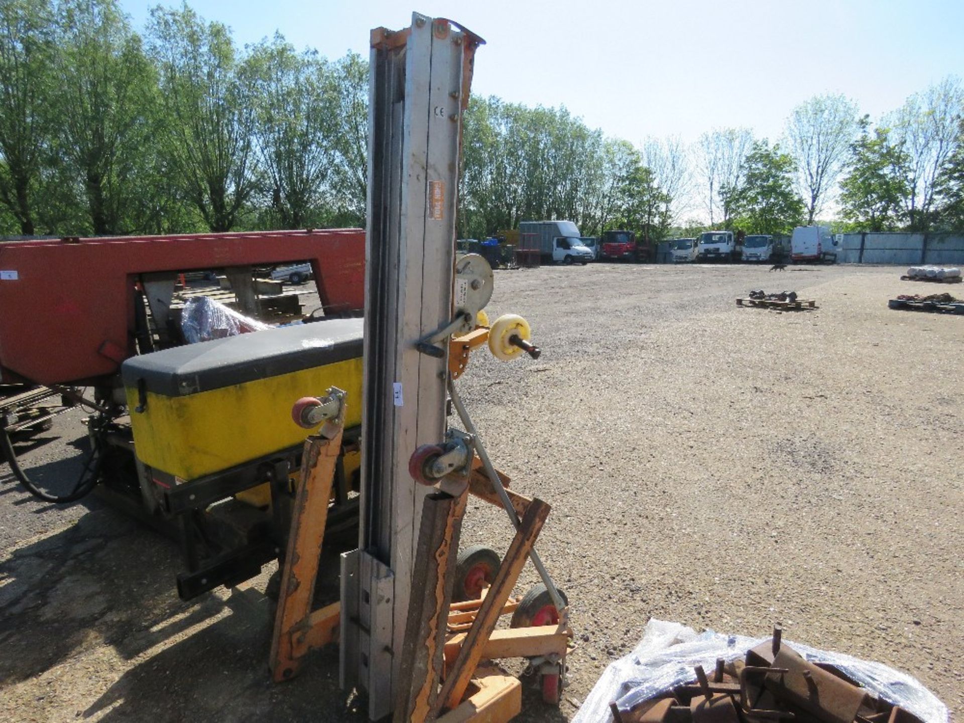 MATERIAL LIFT UNIT WITH FORKS, SIMILAR TO A GENIE. ....THIS LOT IS SOLD UNDER THE AUCTIONEERS MARGIN