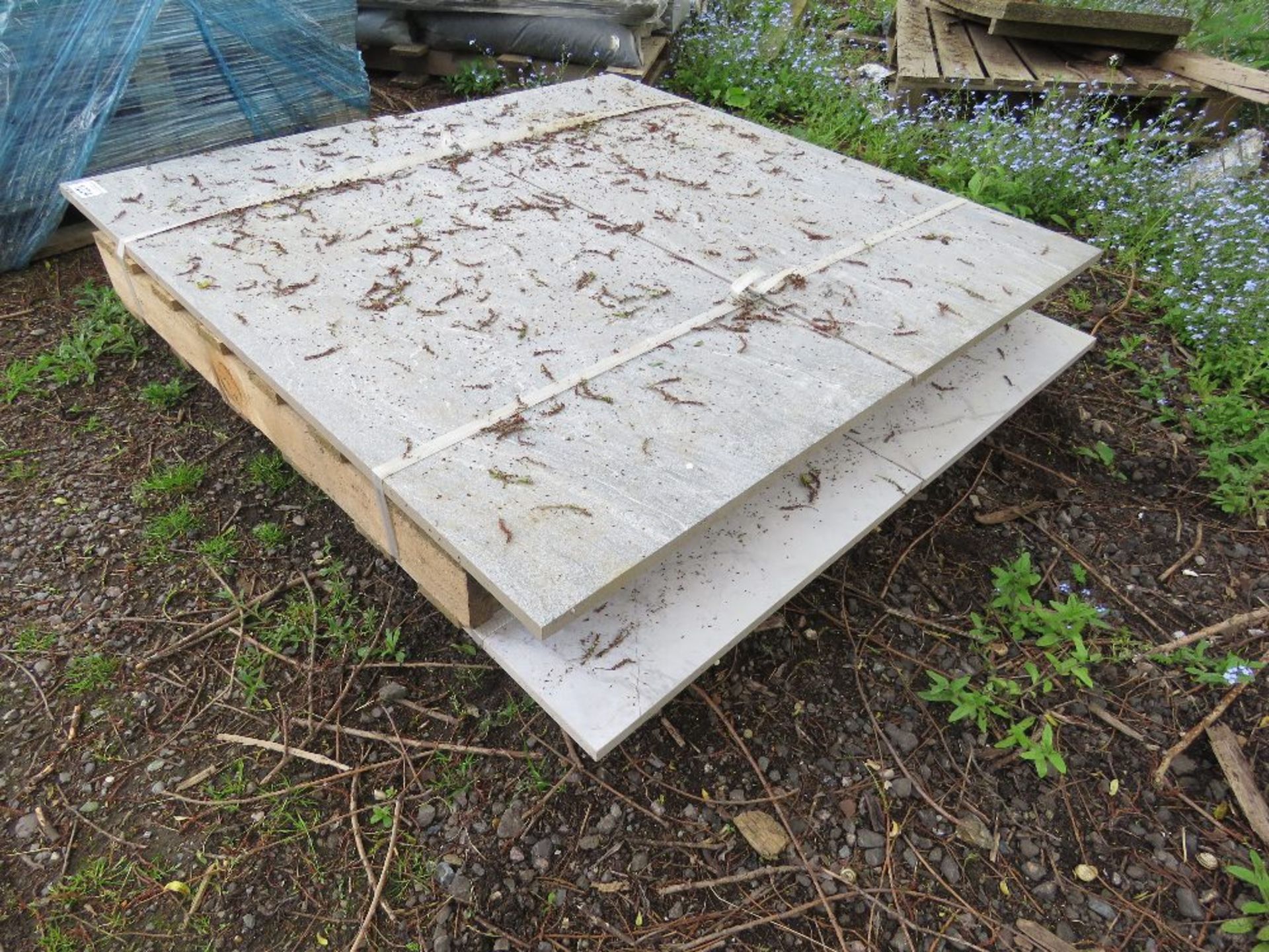 2 X PALLETS CONTAINING TABLE TOP MARBLE EFFECT SLABS.....THIS LOT IS SOLD UNDER THE AUCTIONEERS MARG - Bild 2 aus 3