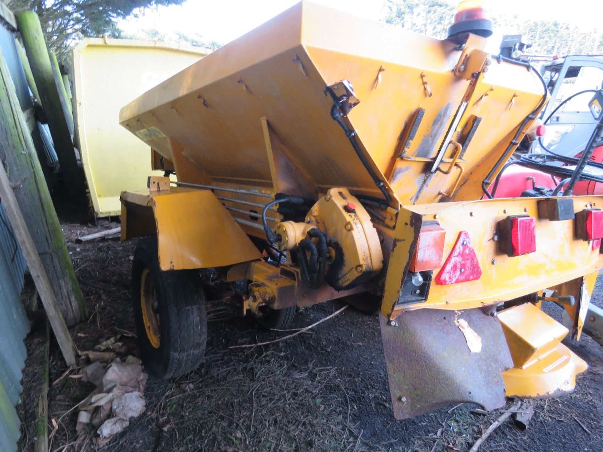CHARITY LOT!! ECON SINGLE AXLED TOWED SALT SPREADER WITH WHEEL DRIVEN HYDRAULIC SYSTEM. UNUSED FOR - Image 7 of 14