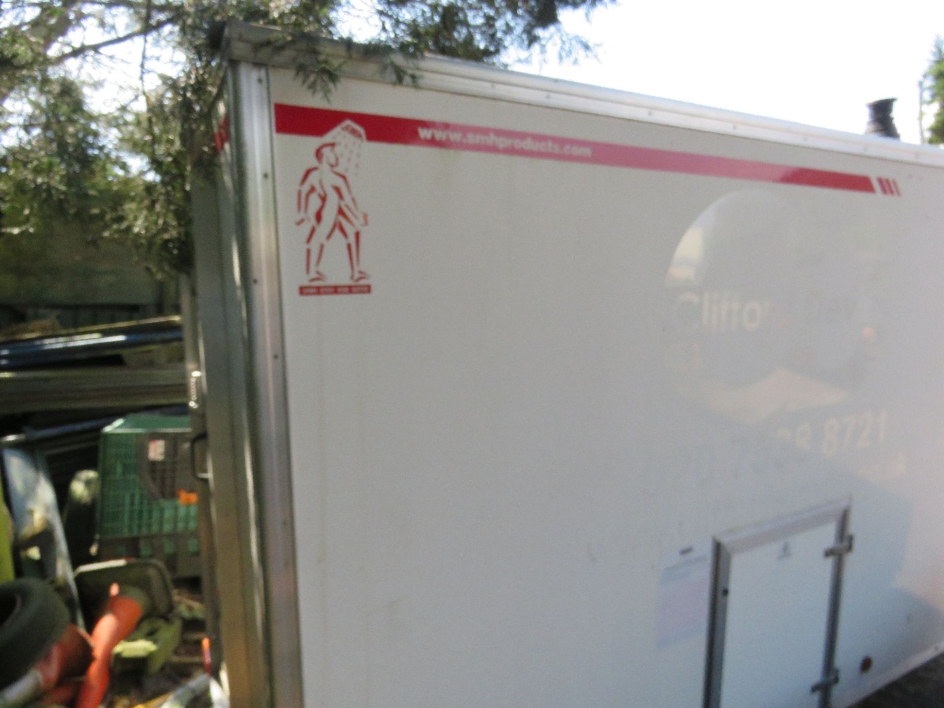 SMH DECONTAMINATION TRAILER, SINGLE AXLED. 10FT BODY SIZE APPROX. WITH HONDA GAS/PETROL GENERATOR & - Image 6 of 20
