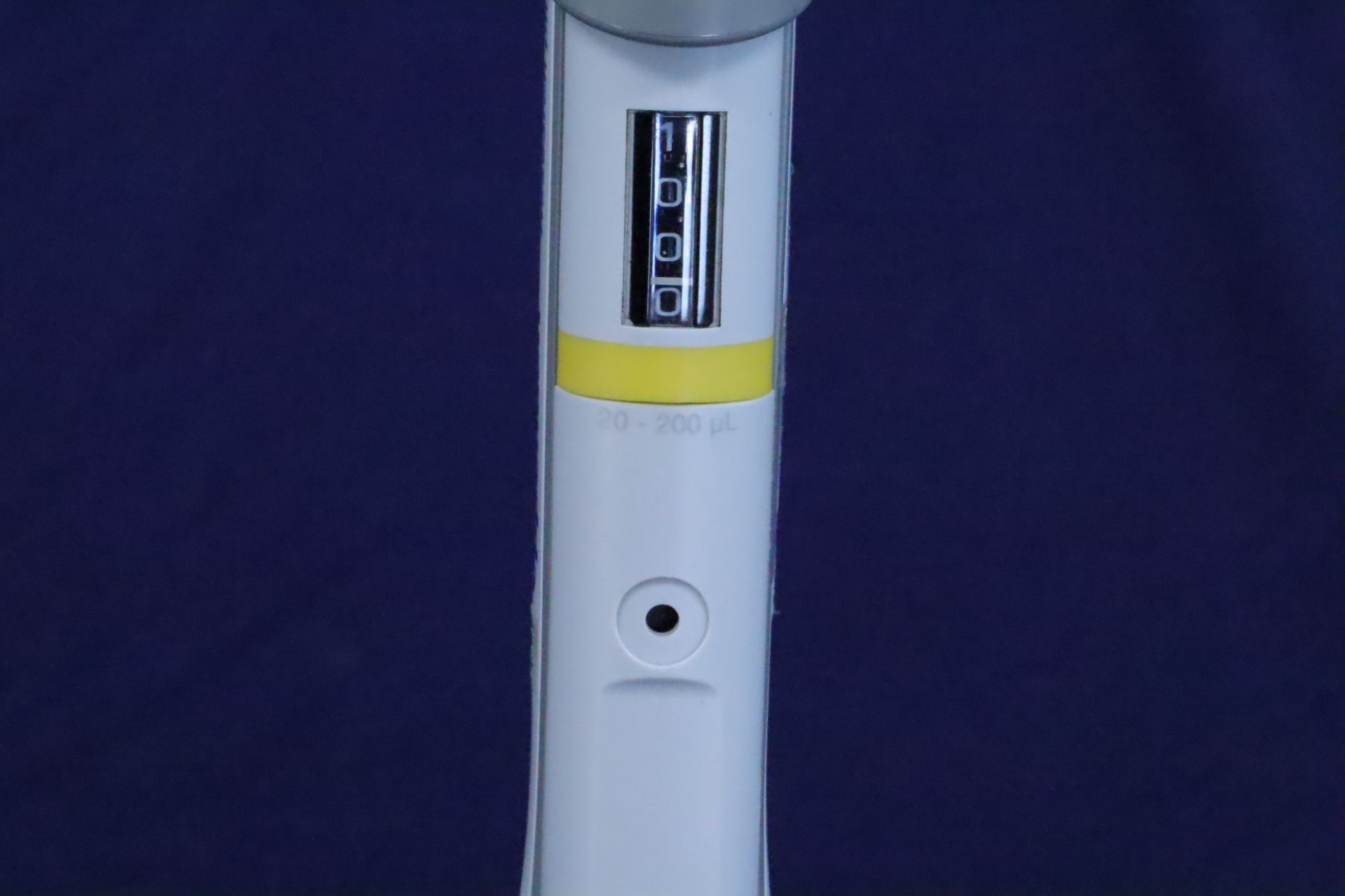 Eppendorf Research Plus Adjustable Volume Pipette 20-200 uL - Image 3 of 4