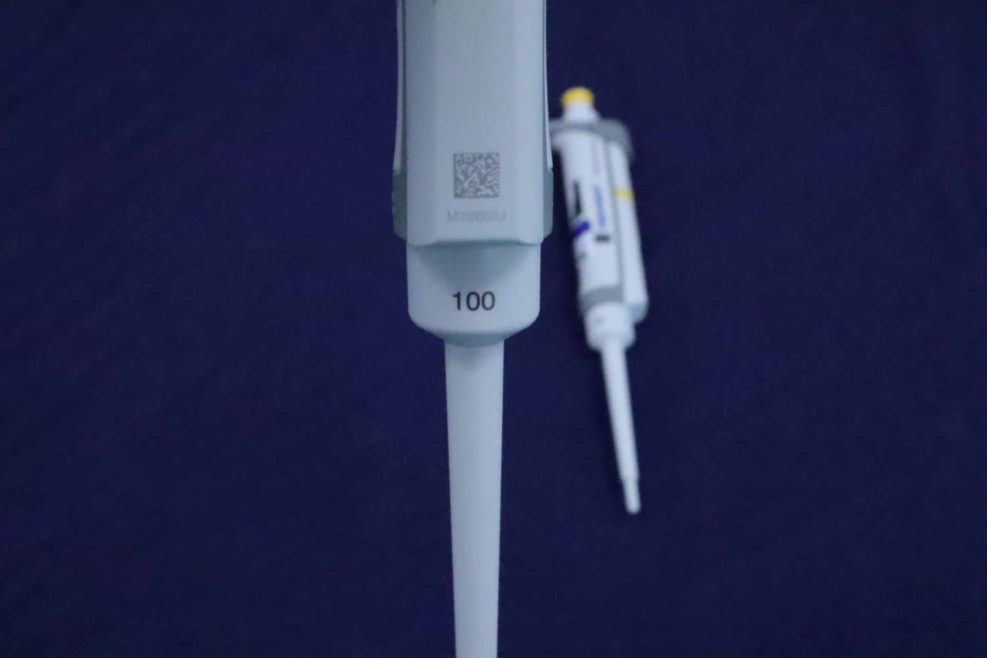 Eppendorf Research Plus Adjustable Volume Pipette 2-20 uL & 10-100 uL - Image 4 of 8