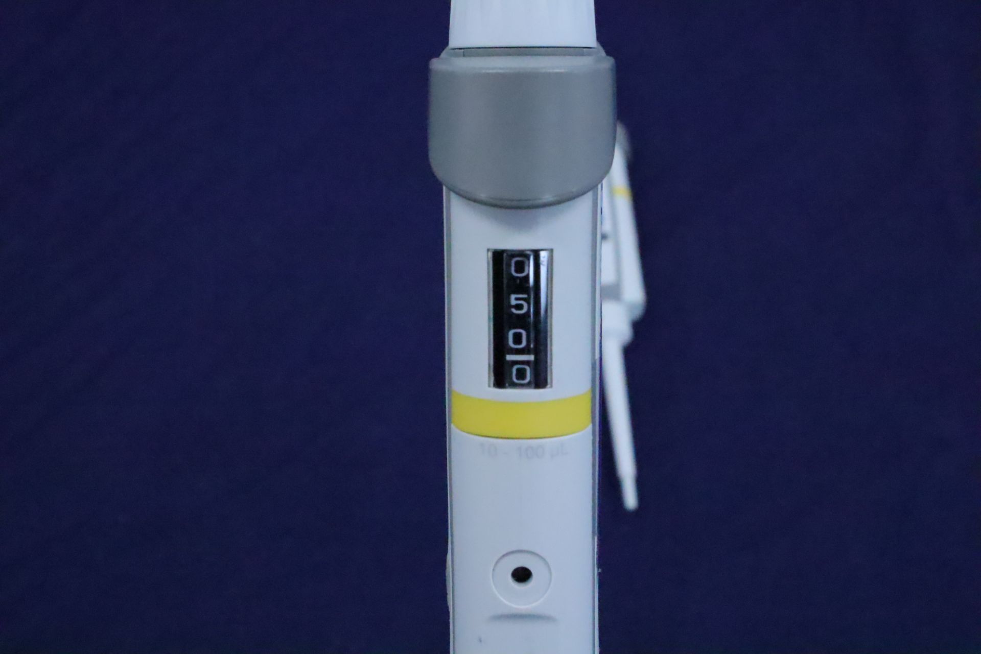 Eppendorf Research Plus Adjustable Volume Pipette 2-20 uL & 10-100 uL - Image 3 of 8
