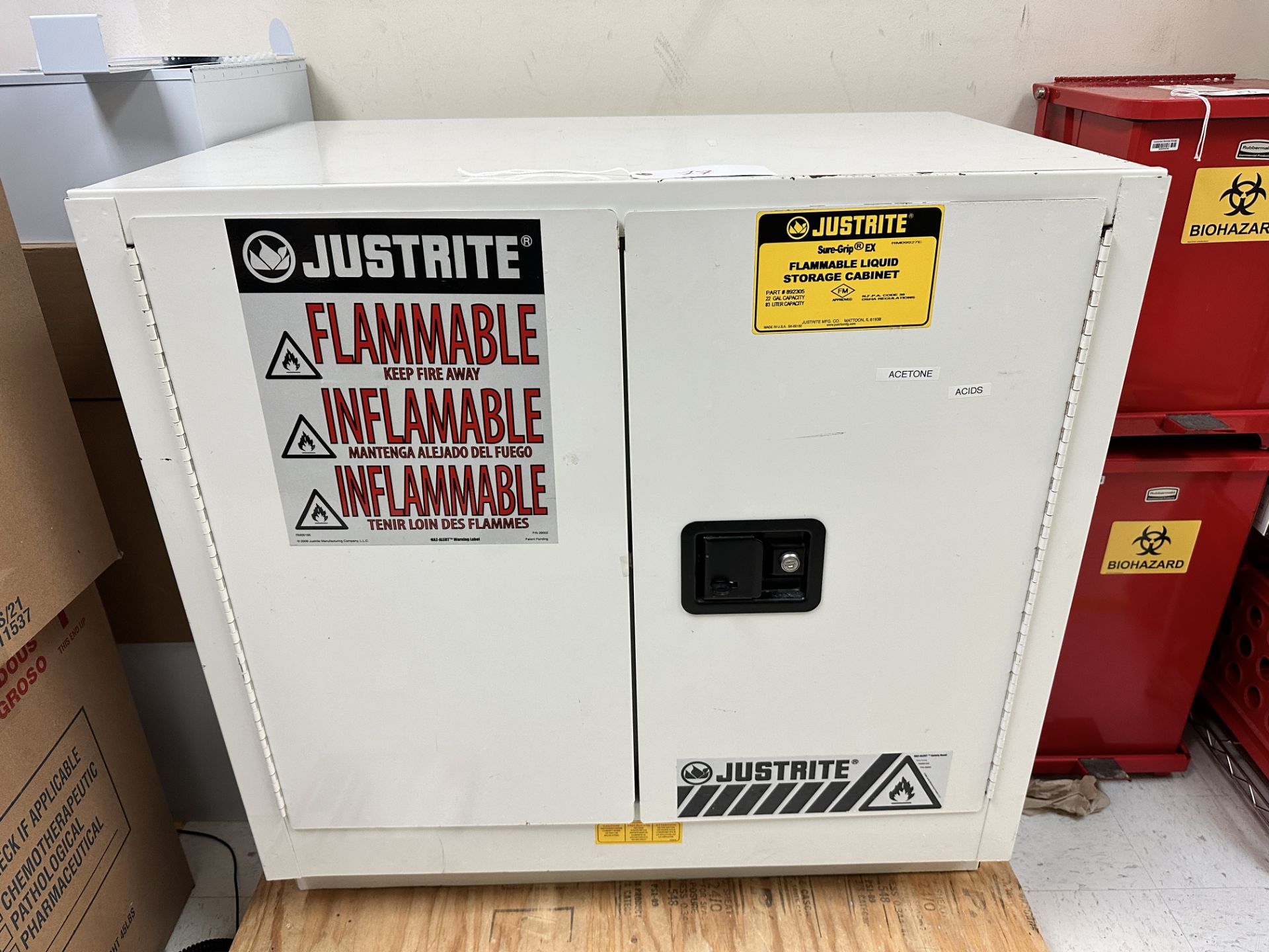 JUSTRITE 22 GAL Sure-Grip EX Flammable Liquid Storage Cabinet