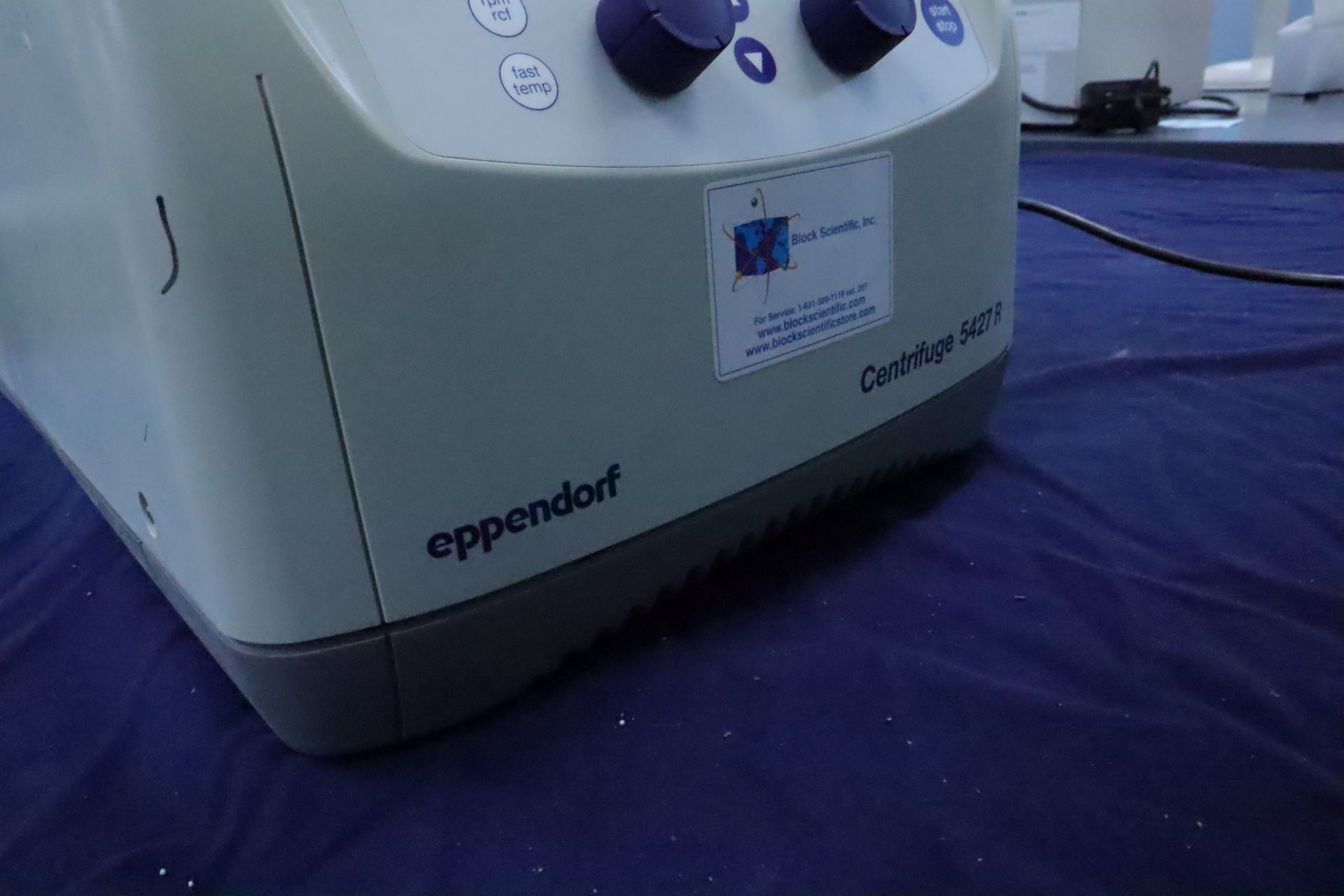 Eppendorf 5427R Refrigerated Centrifuge - Non-Working Bad Motherboard - Image 4 of 5