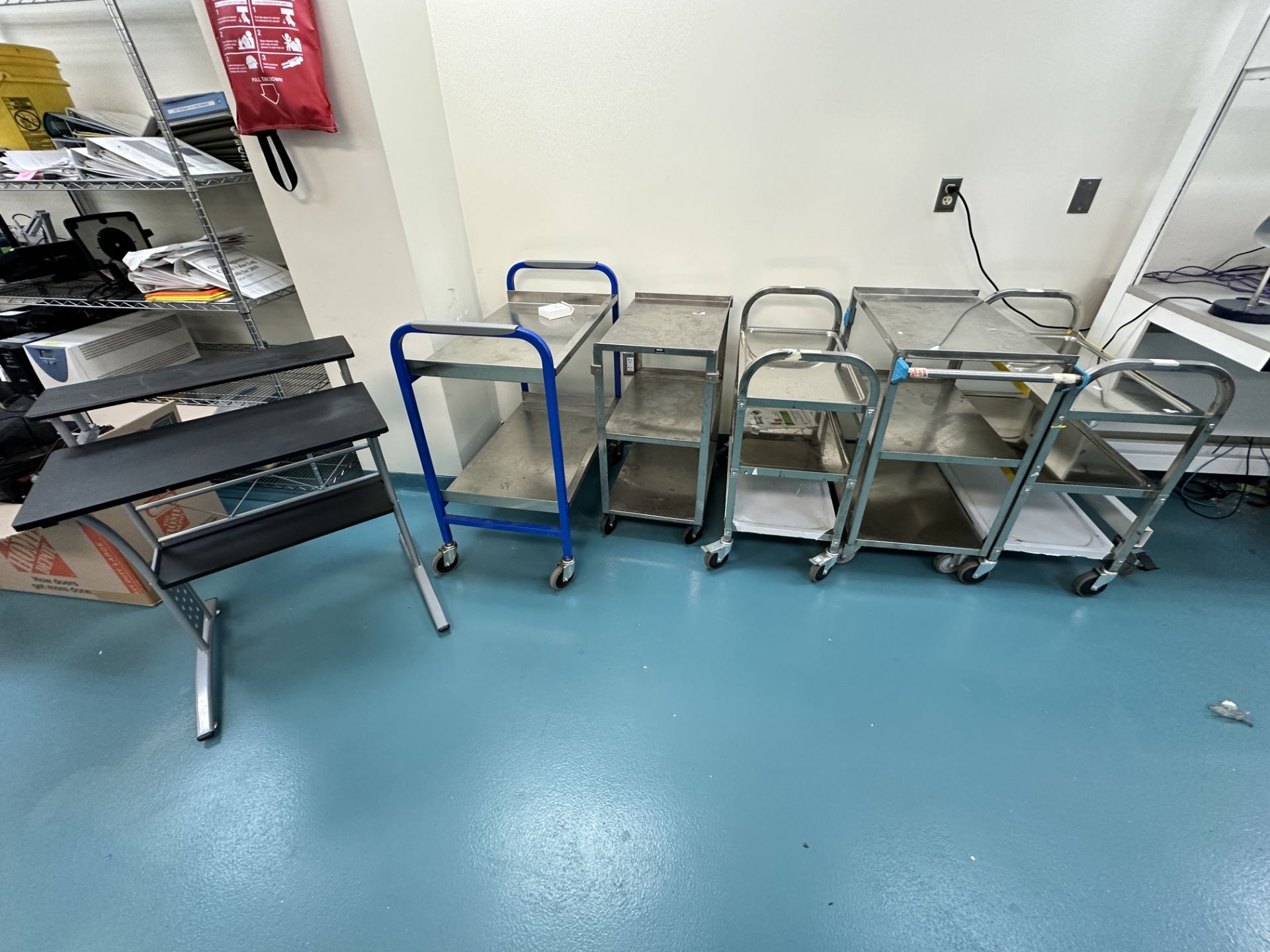 Rolling Carts (Qty 5) and Portable Work Desk