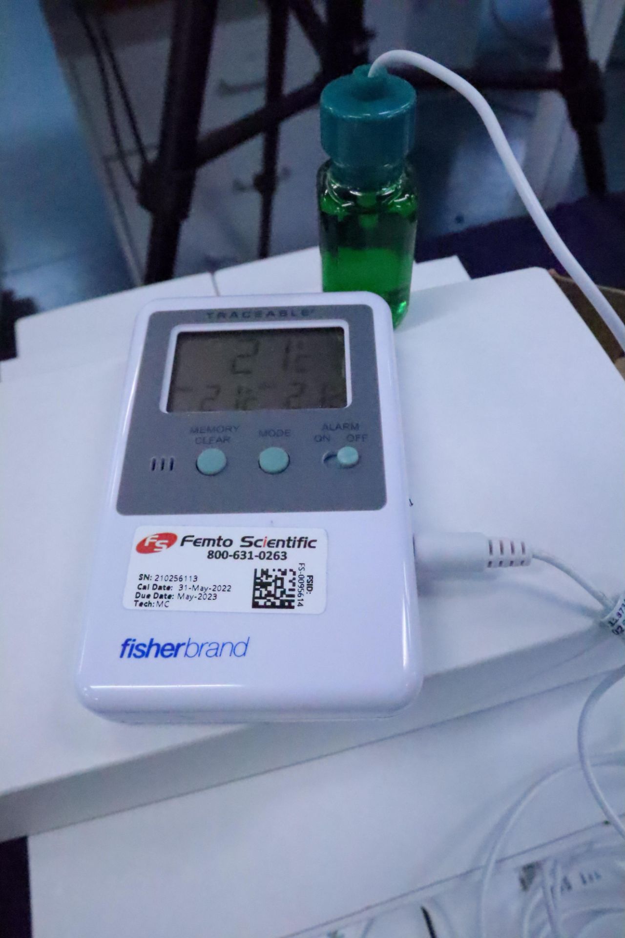 Digital Thermometers with Bottle Probes - Multiple Brands - Back-Up Units & Out-of-Calibration - Bild 5 aus 7