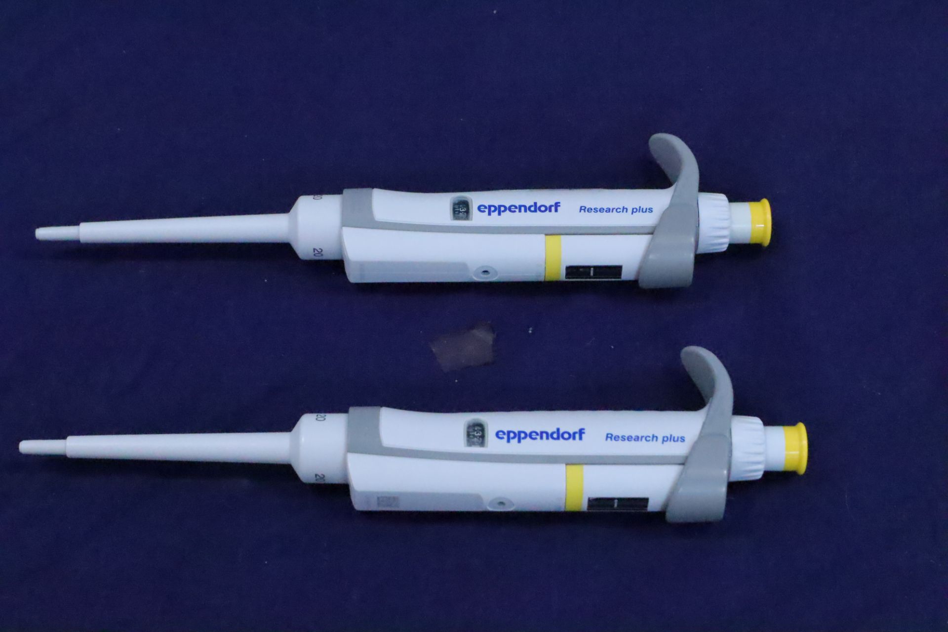 Eppendorf Research Plus Adjustable Volume Pipette 2-20 uL (Qty 2)