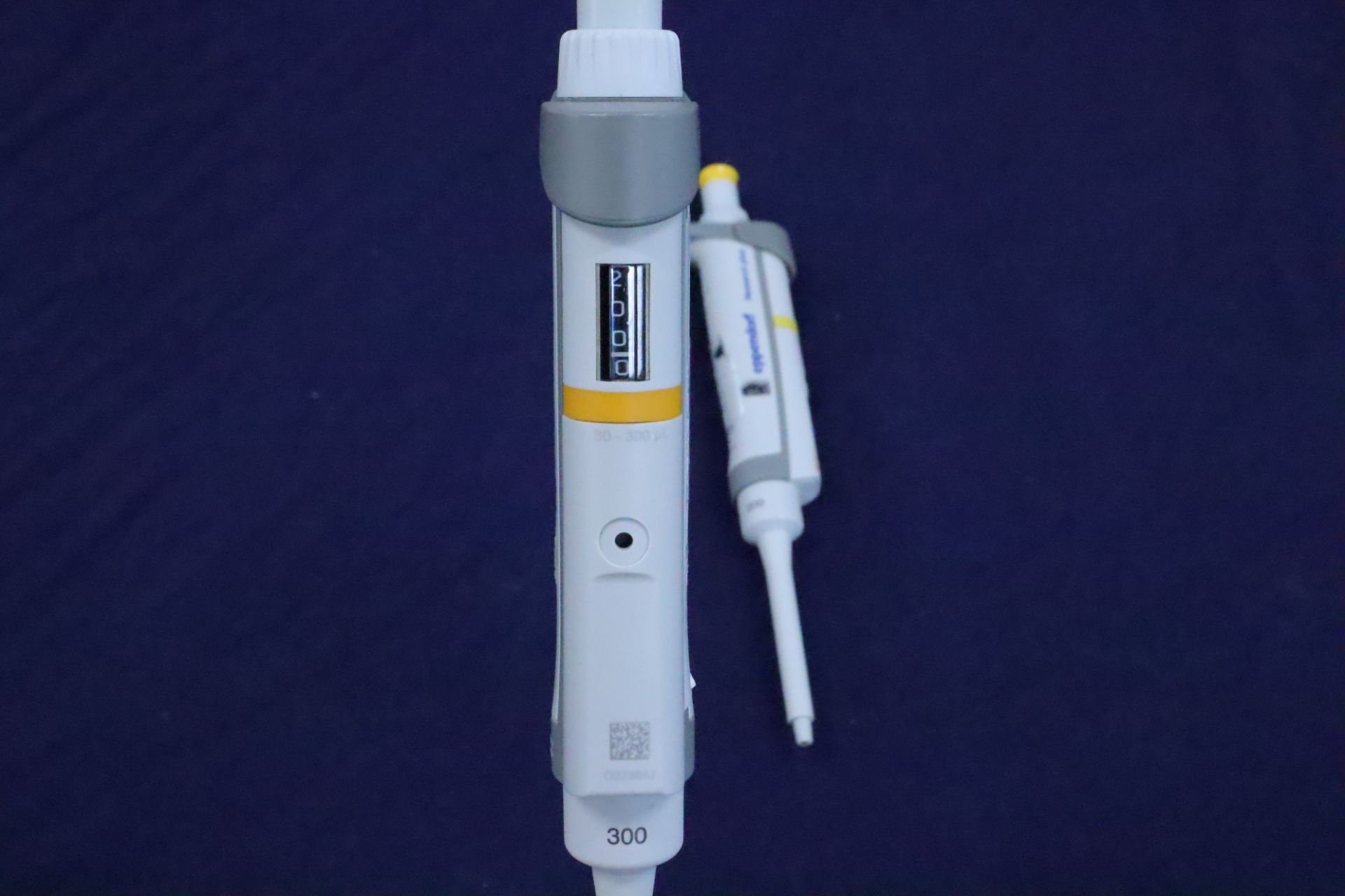 Eppendorf Research Plus Adjustable Volume Pipette 20-200 uL & 30-300 uL - Image 3 of 8